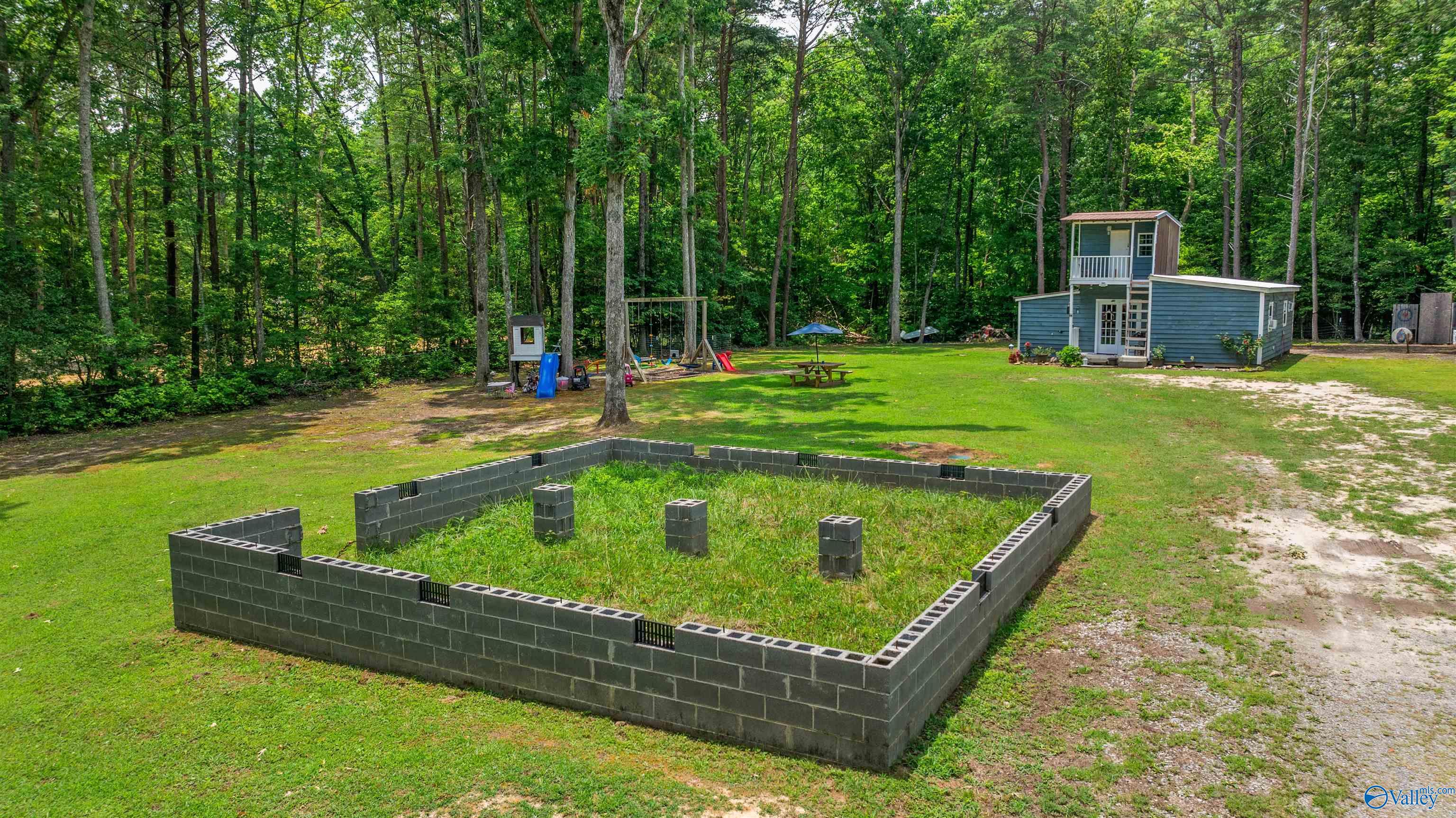 4467 East River Road