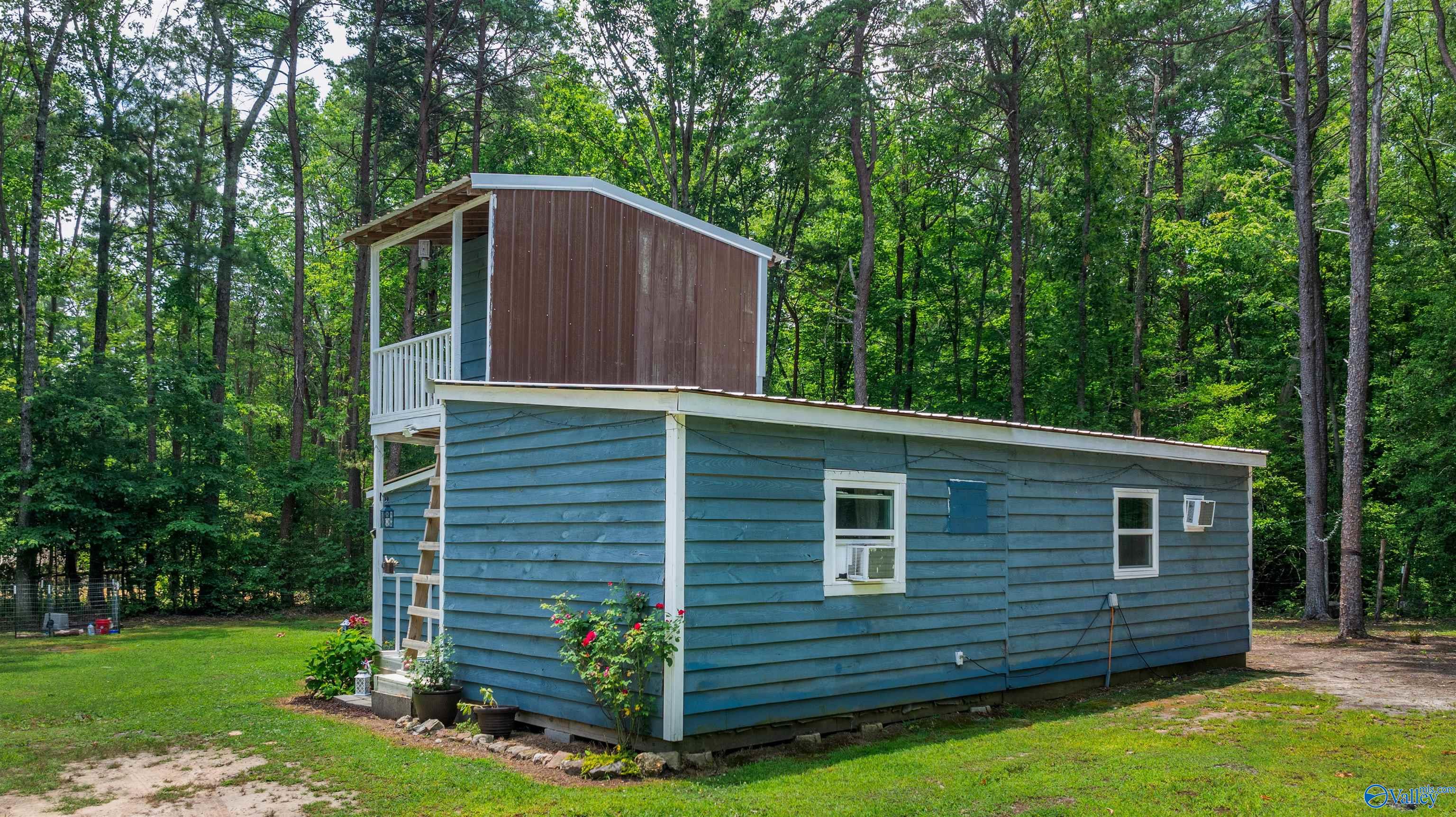 4467 East River Road