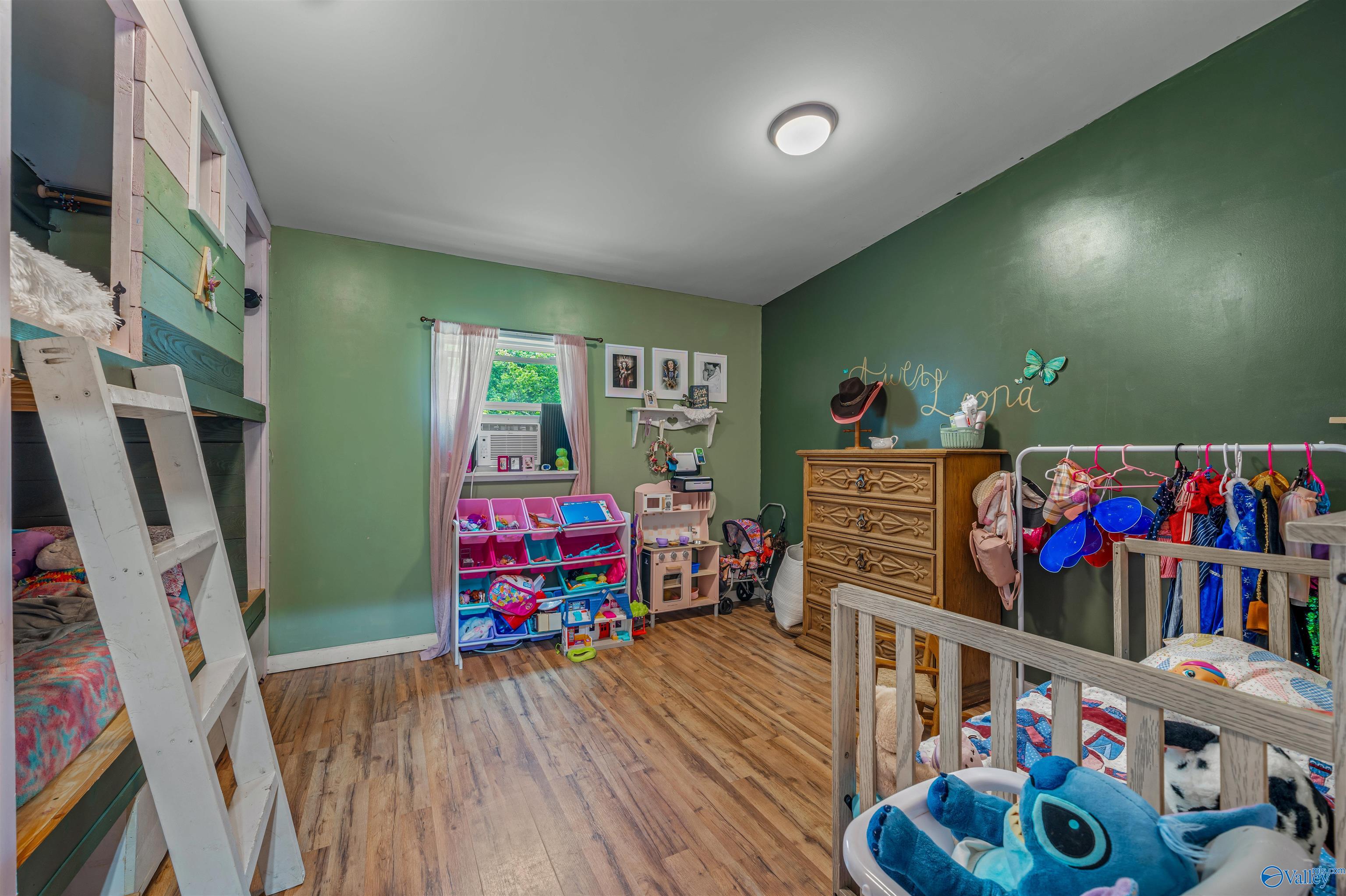 4467 East River Road