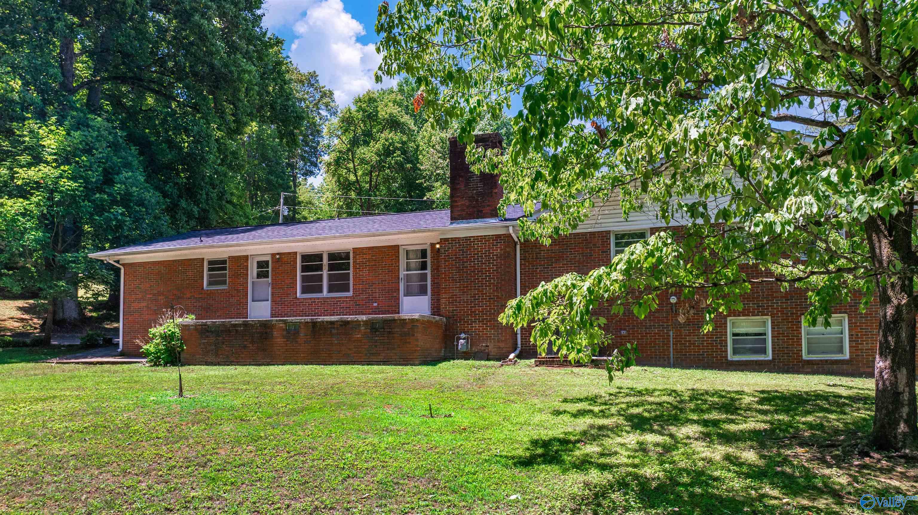 501 Leath Drive NE