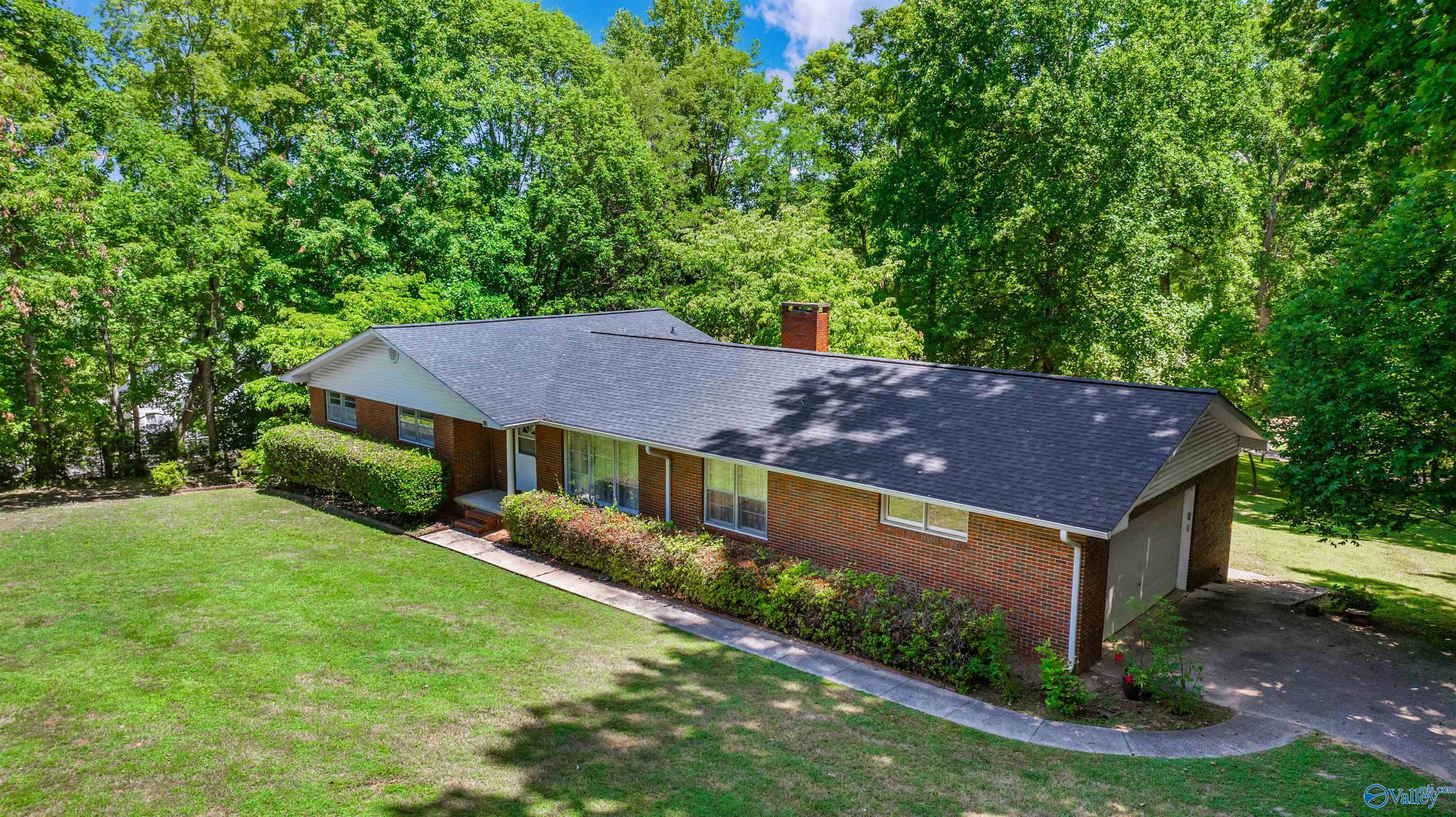 501 Leath Drive NE