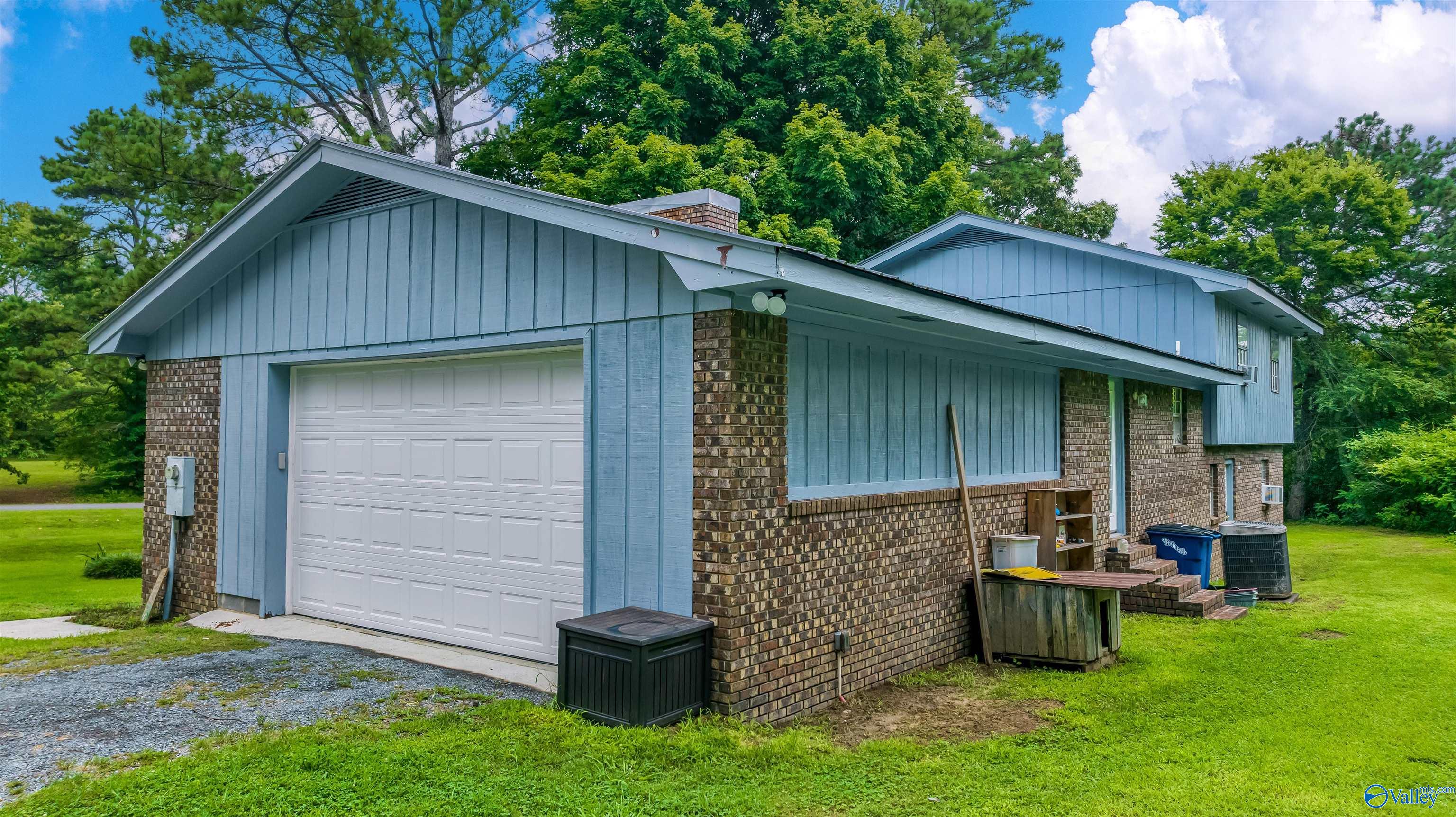 1003 Hammonds Road
