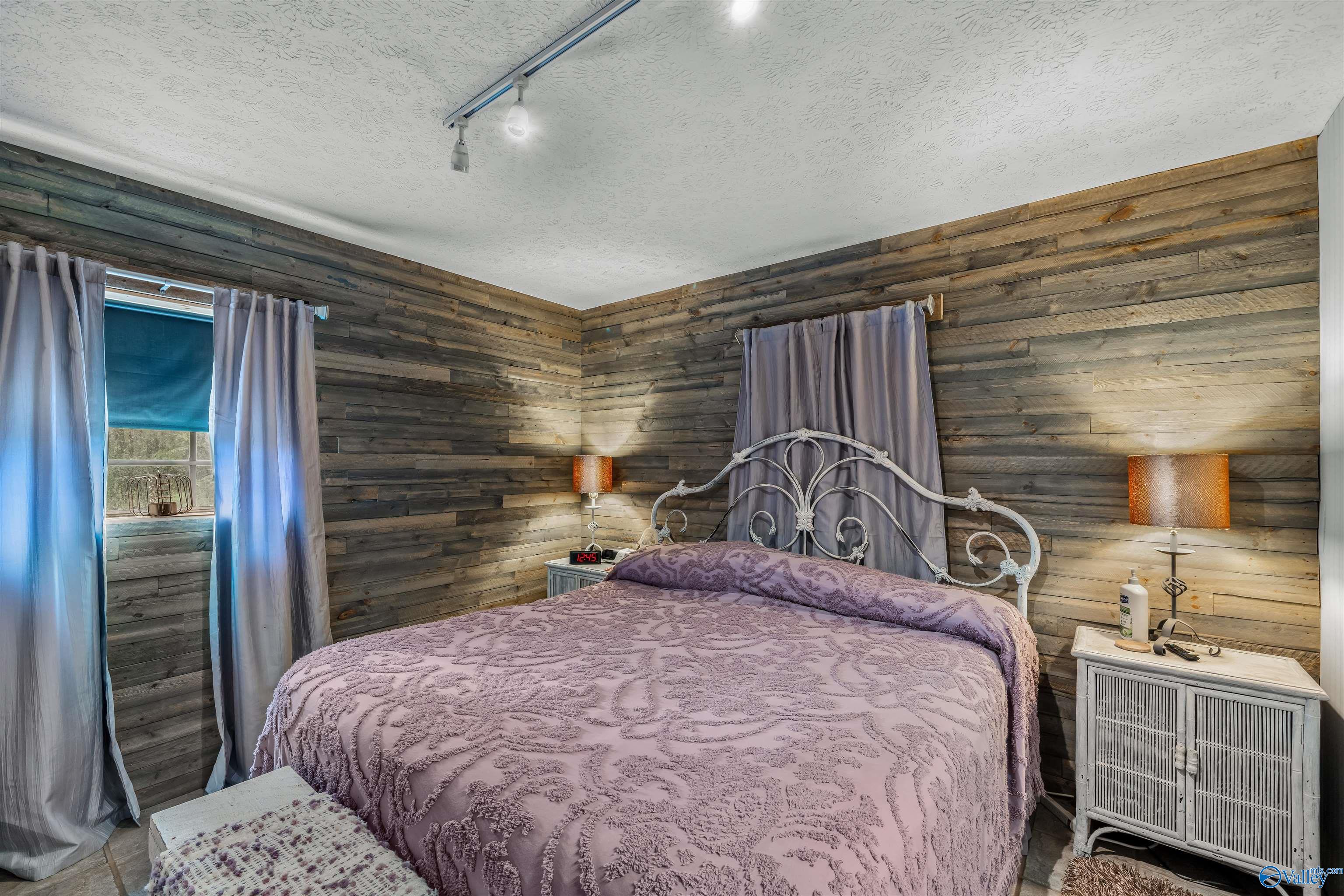 1003 Hammonds Road