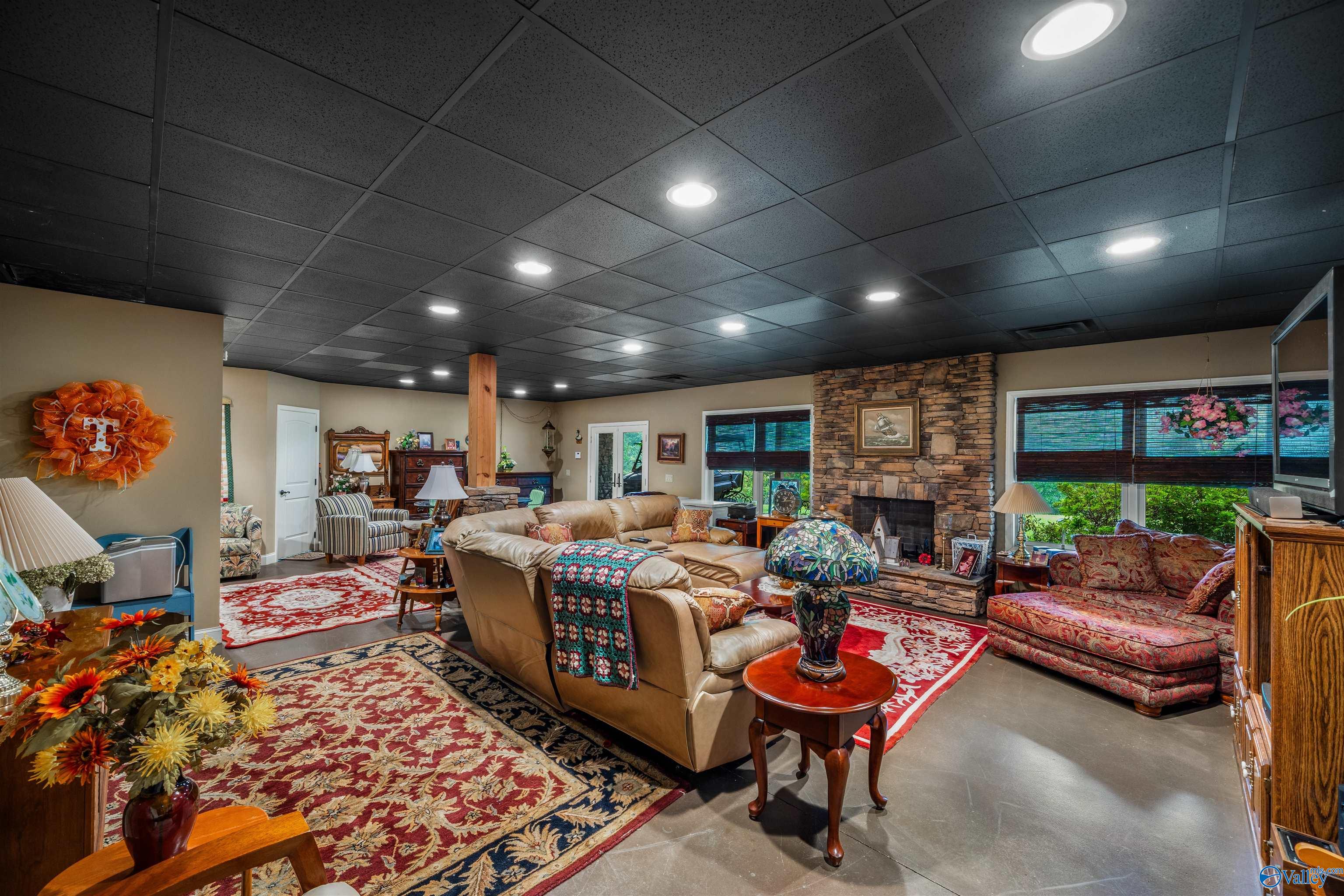 412 County Road 1027