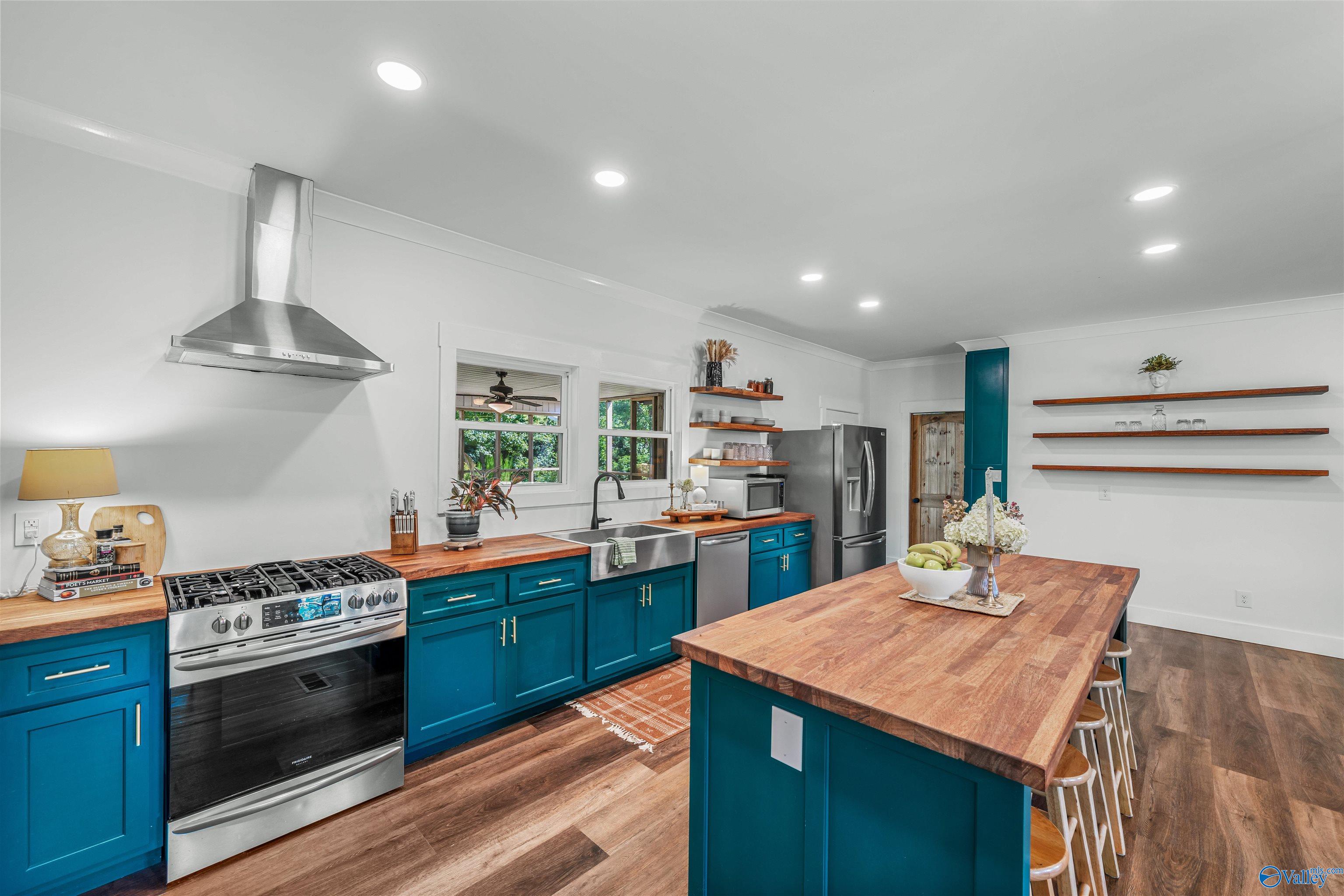 238 Hale Lane