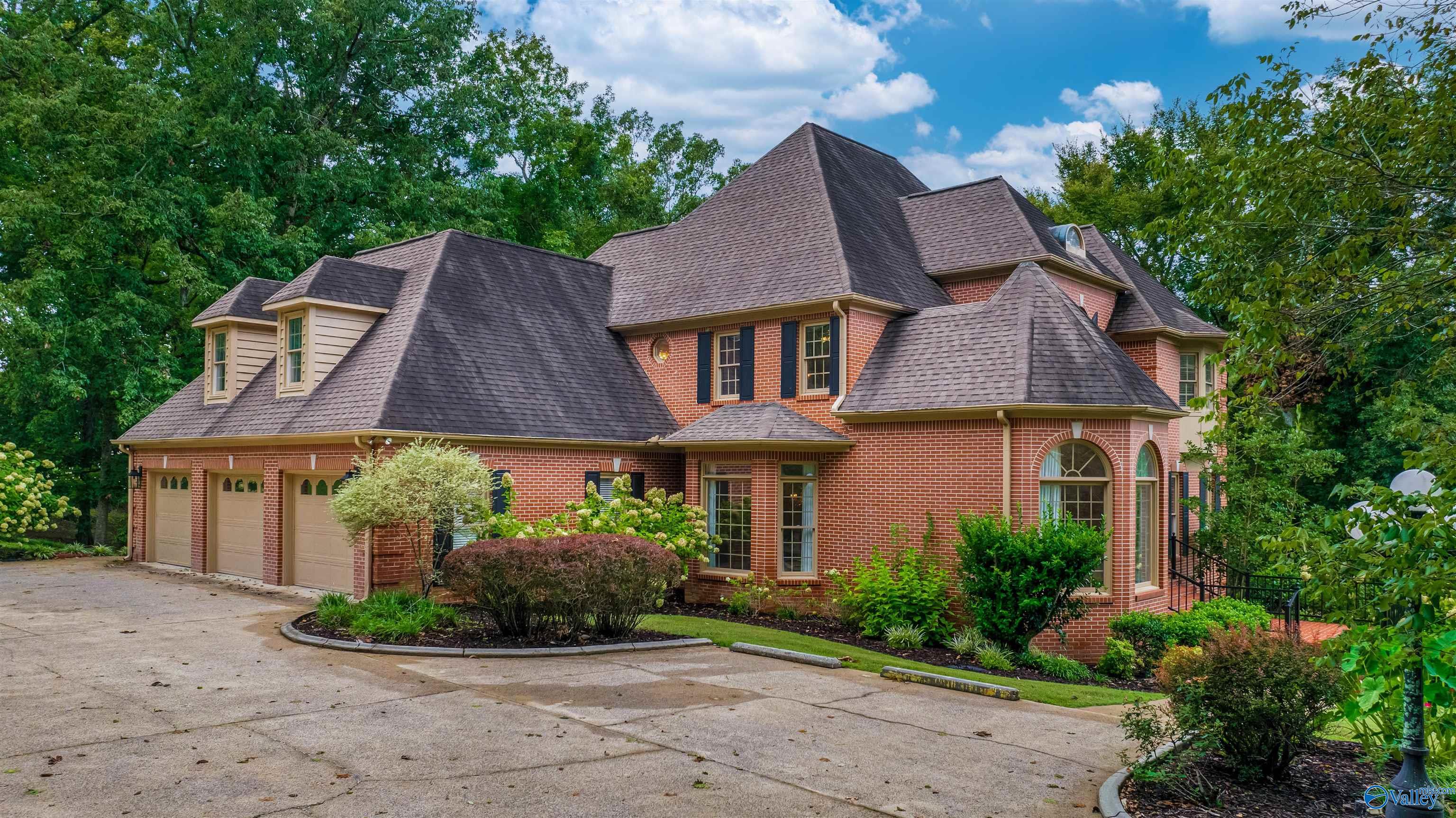 904 Driver Road NW