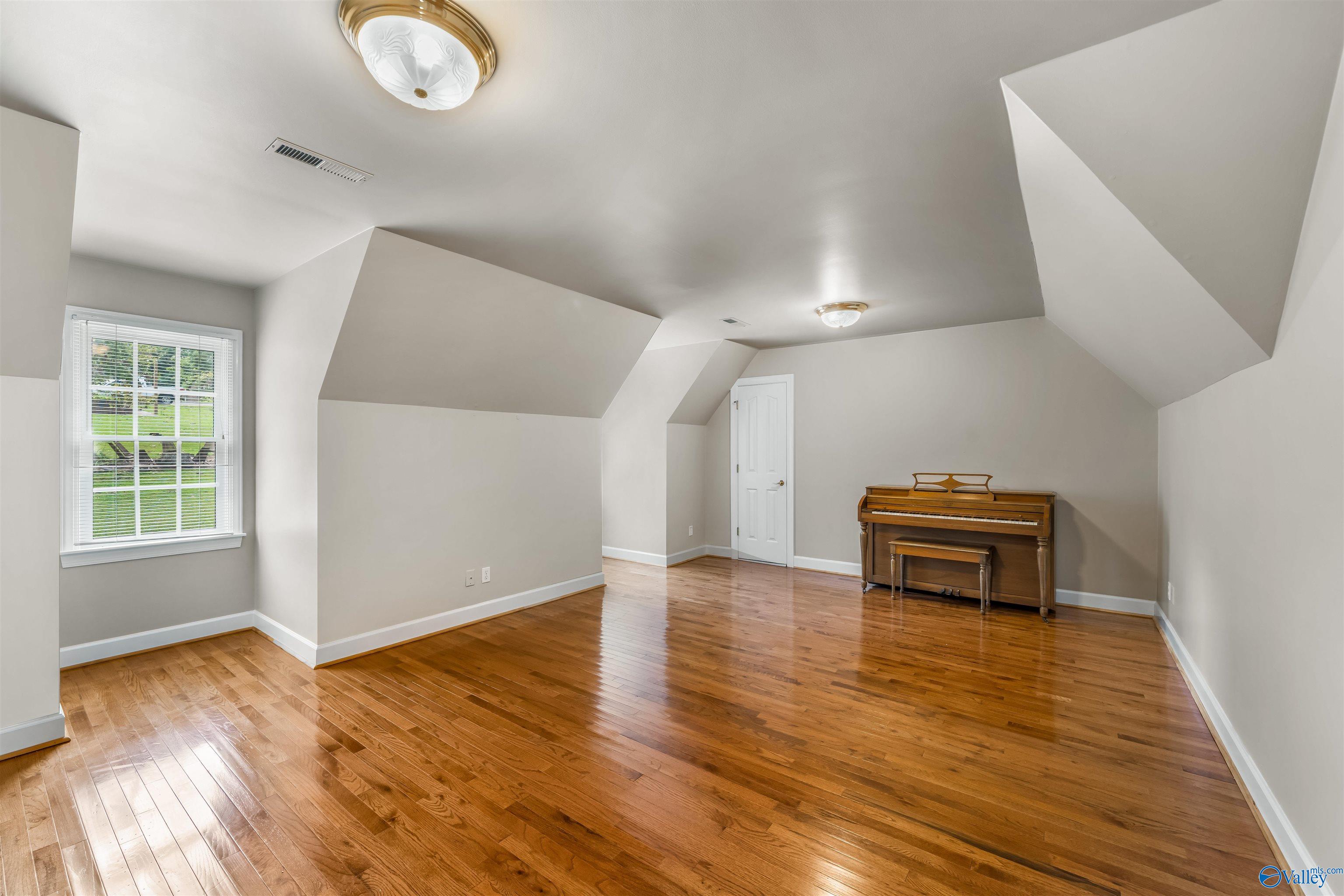904 Driver Road NW