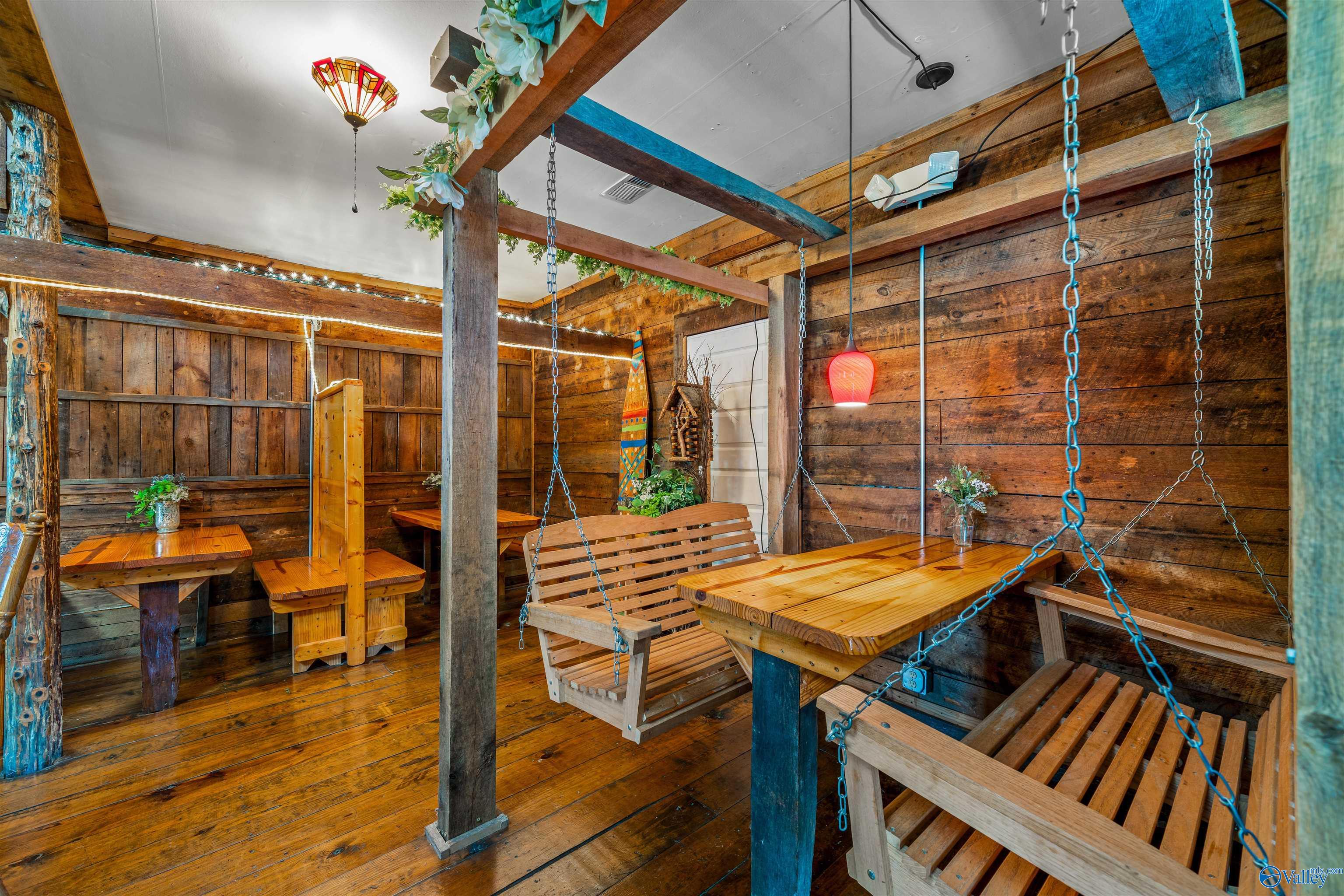 4608 Desoto Parkway N