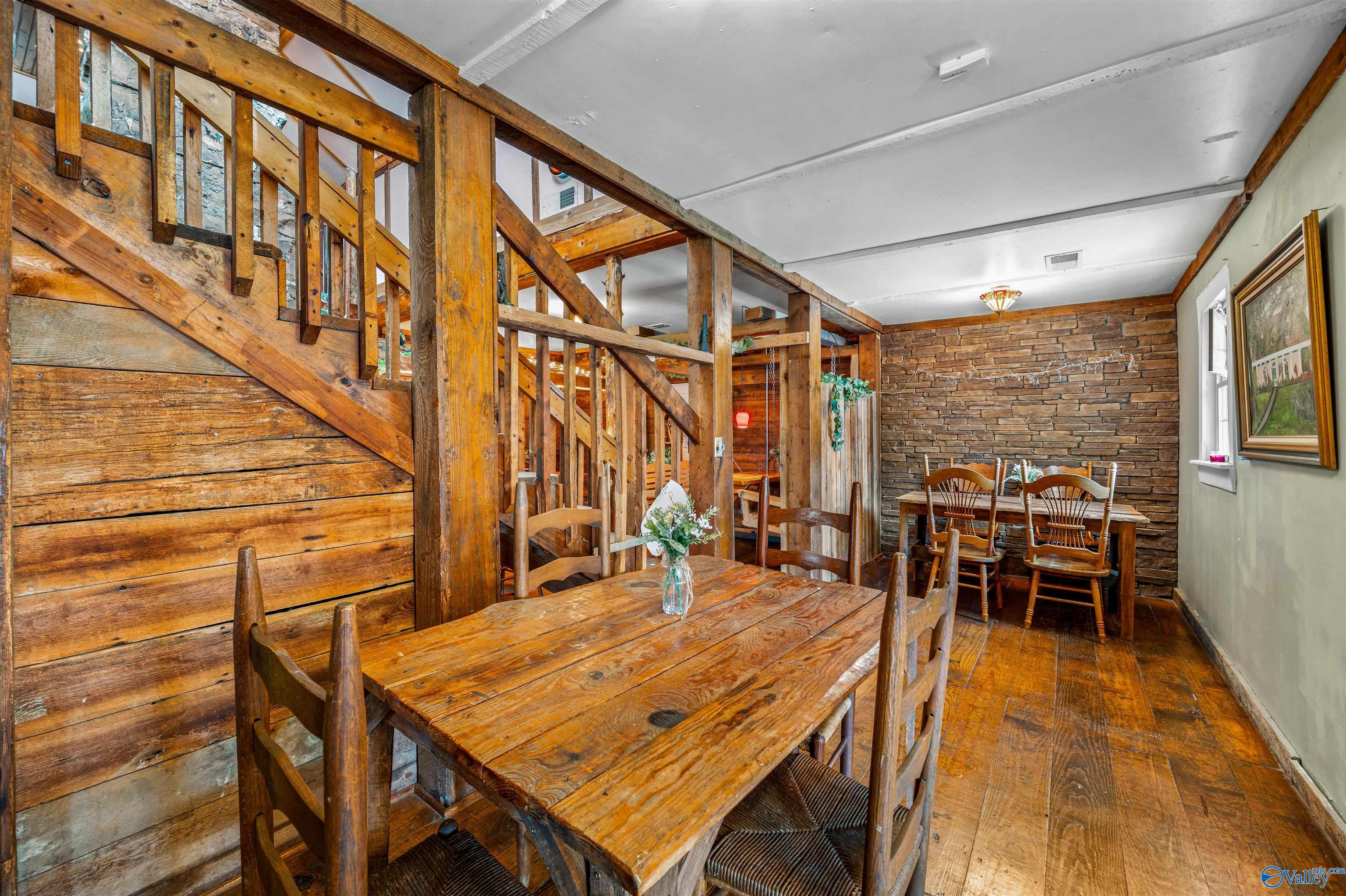 4608 Desoto Parkway N