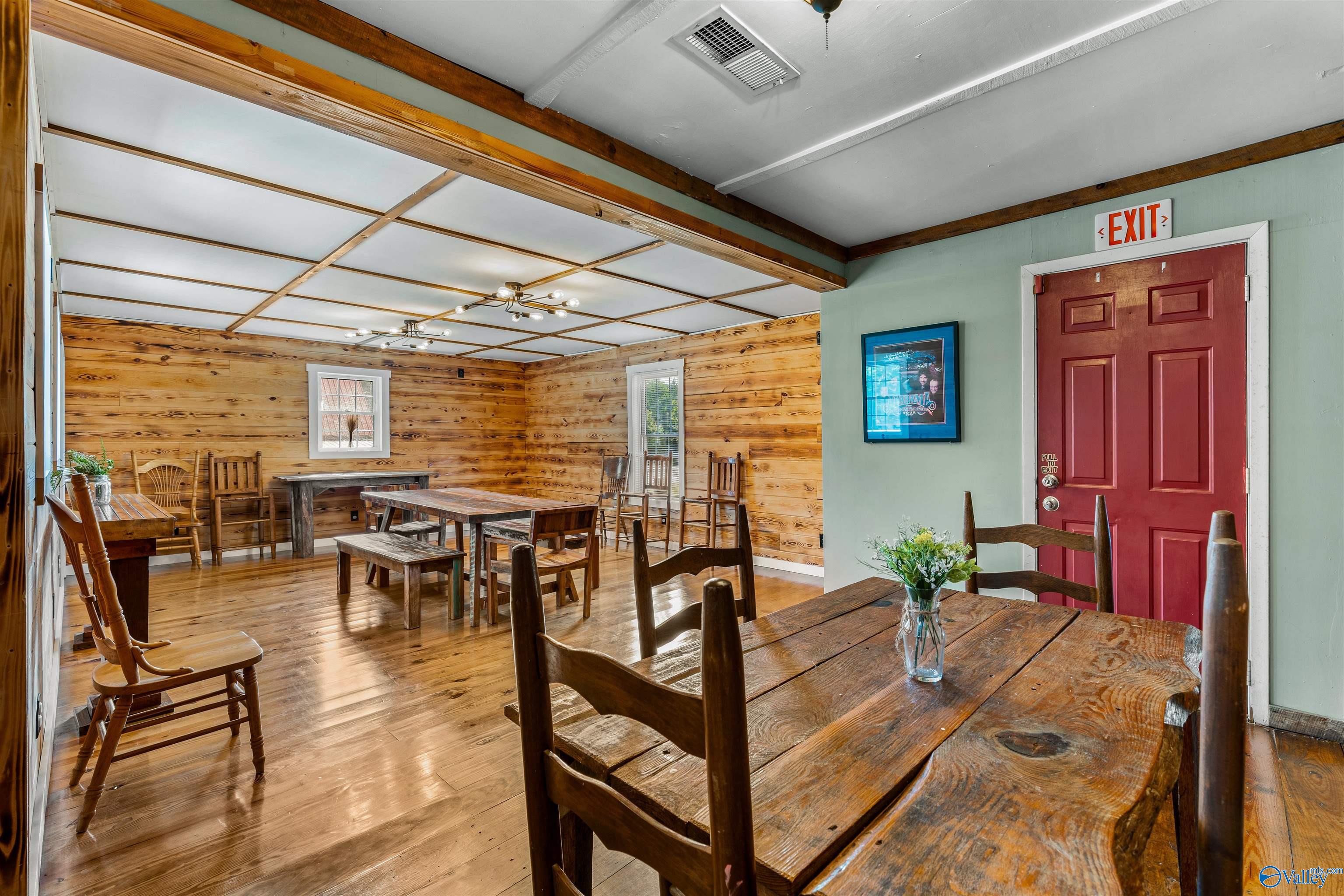 4608 Desoto Parkway N