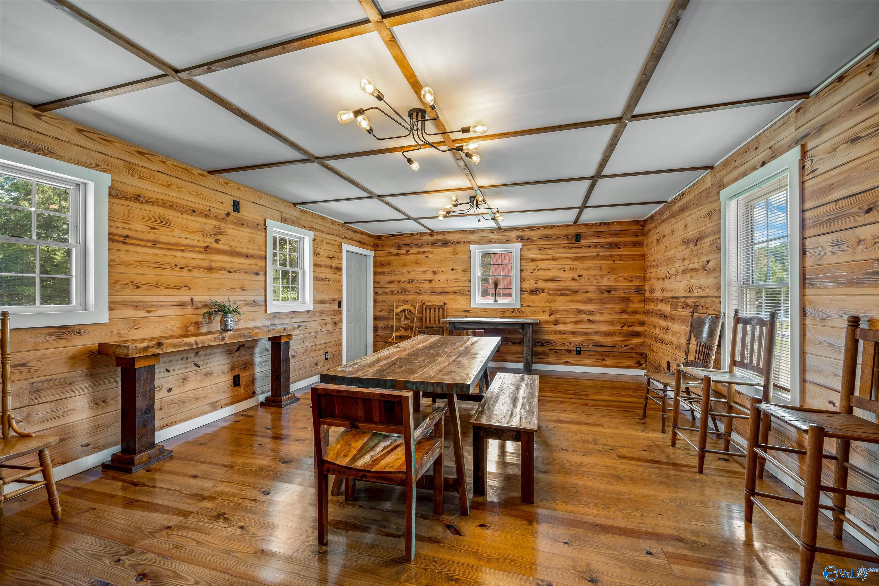 4608 Desoto Parkway N