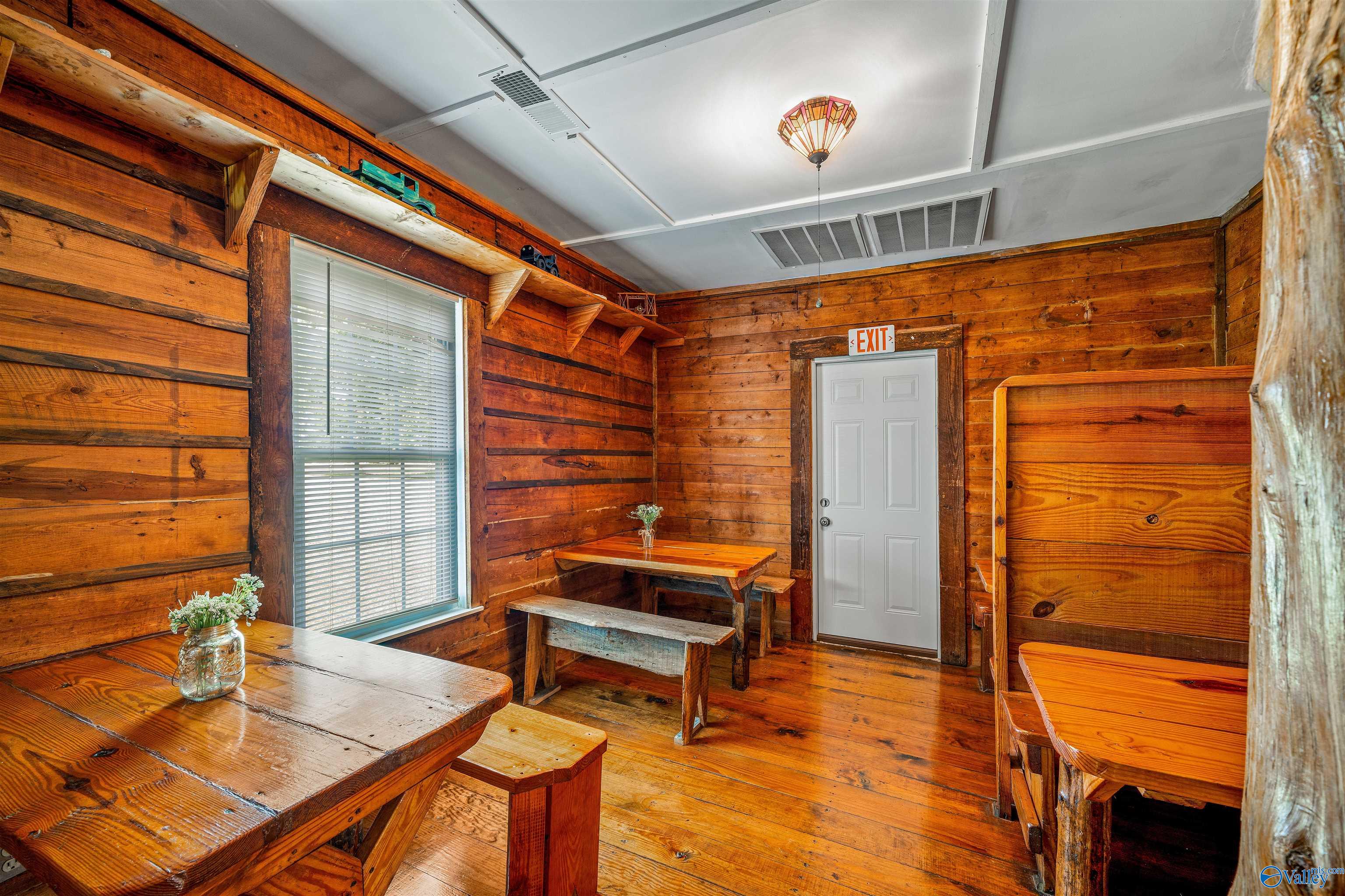 4608 Desoto Parkway N