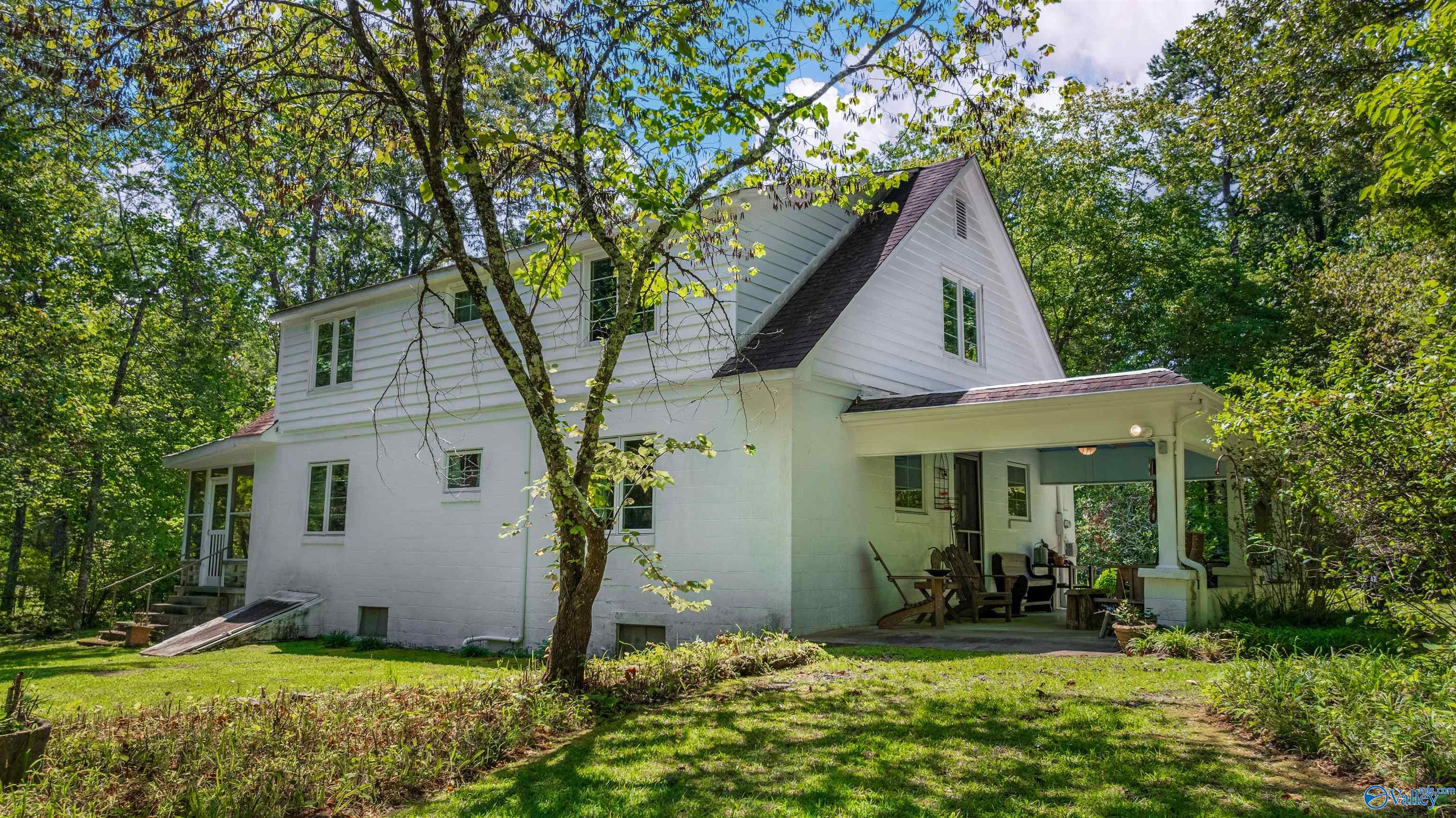 17 Huron Street