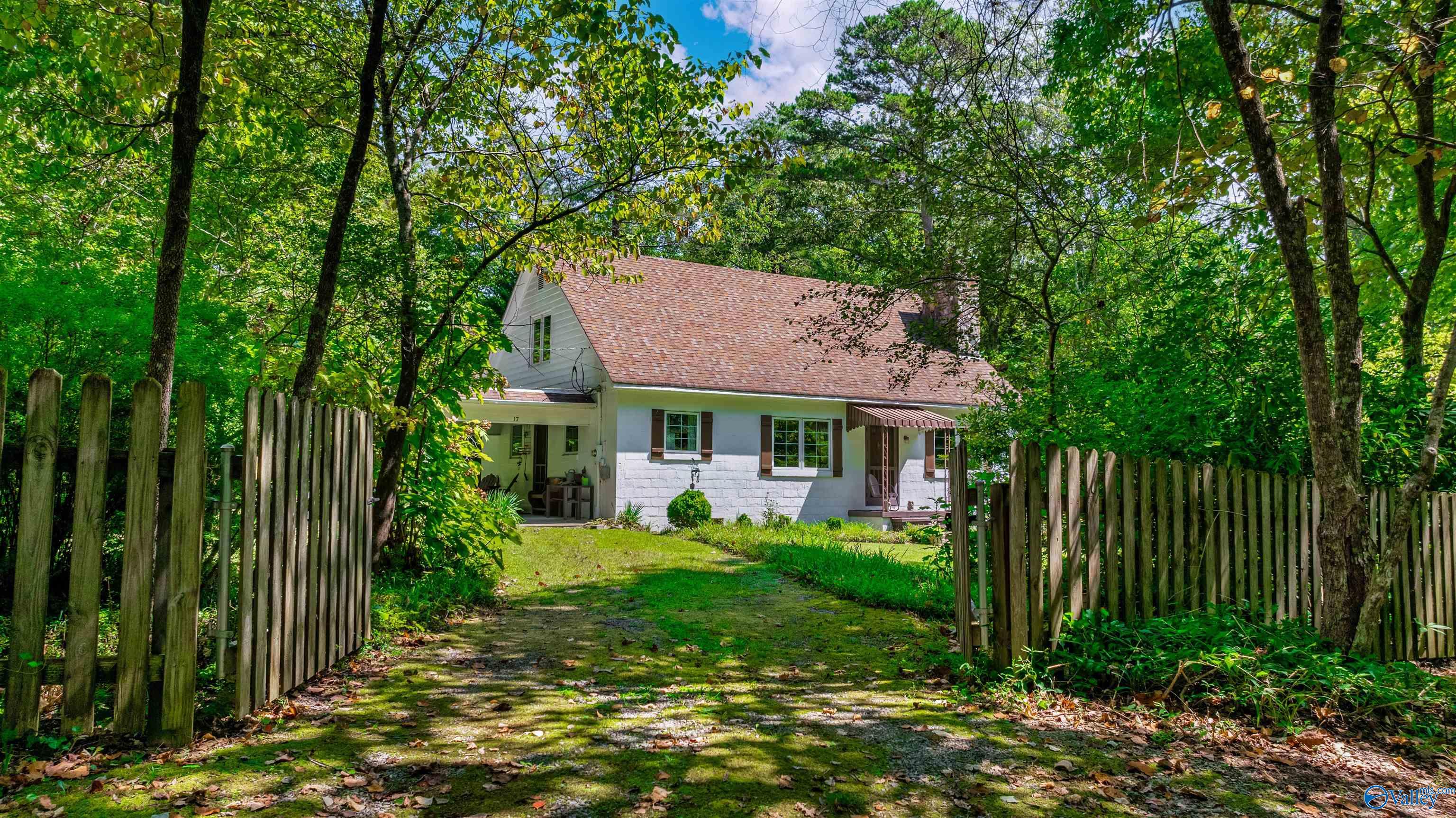 17 Huron Street