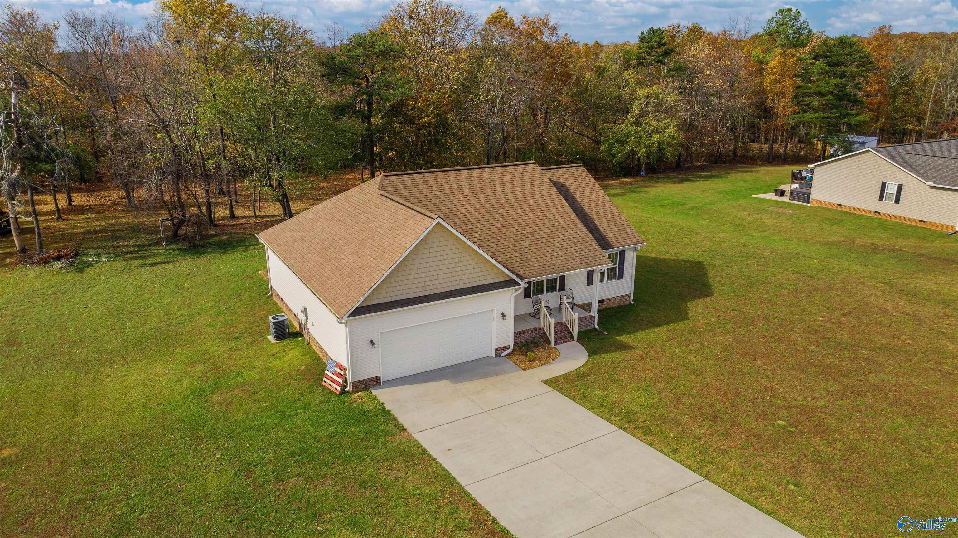 27 Michael Circle NE