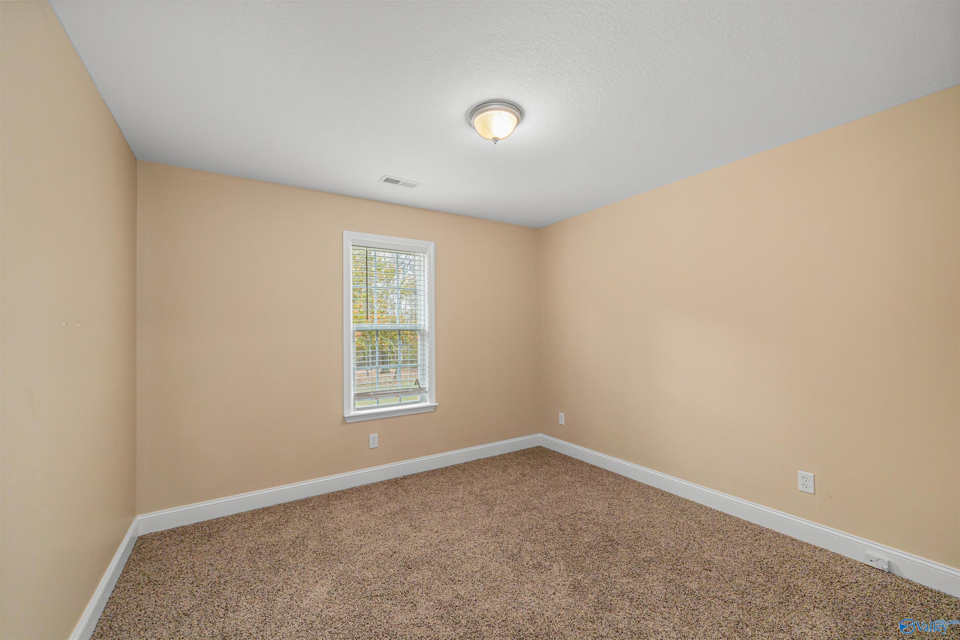 27 Michael Circle NE