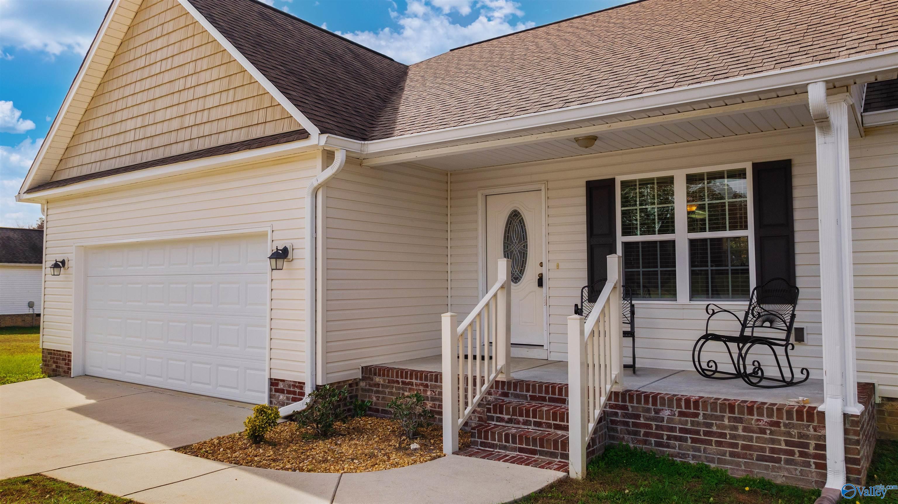 27 Michael Circle NE