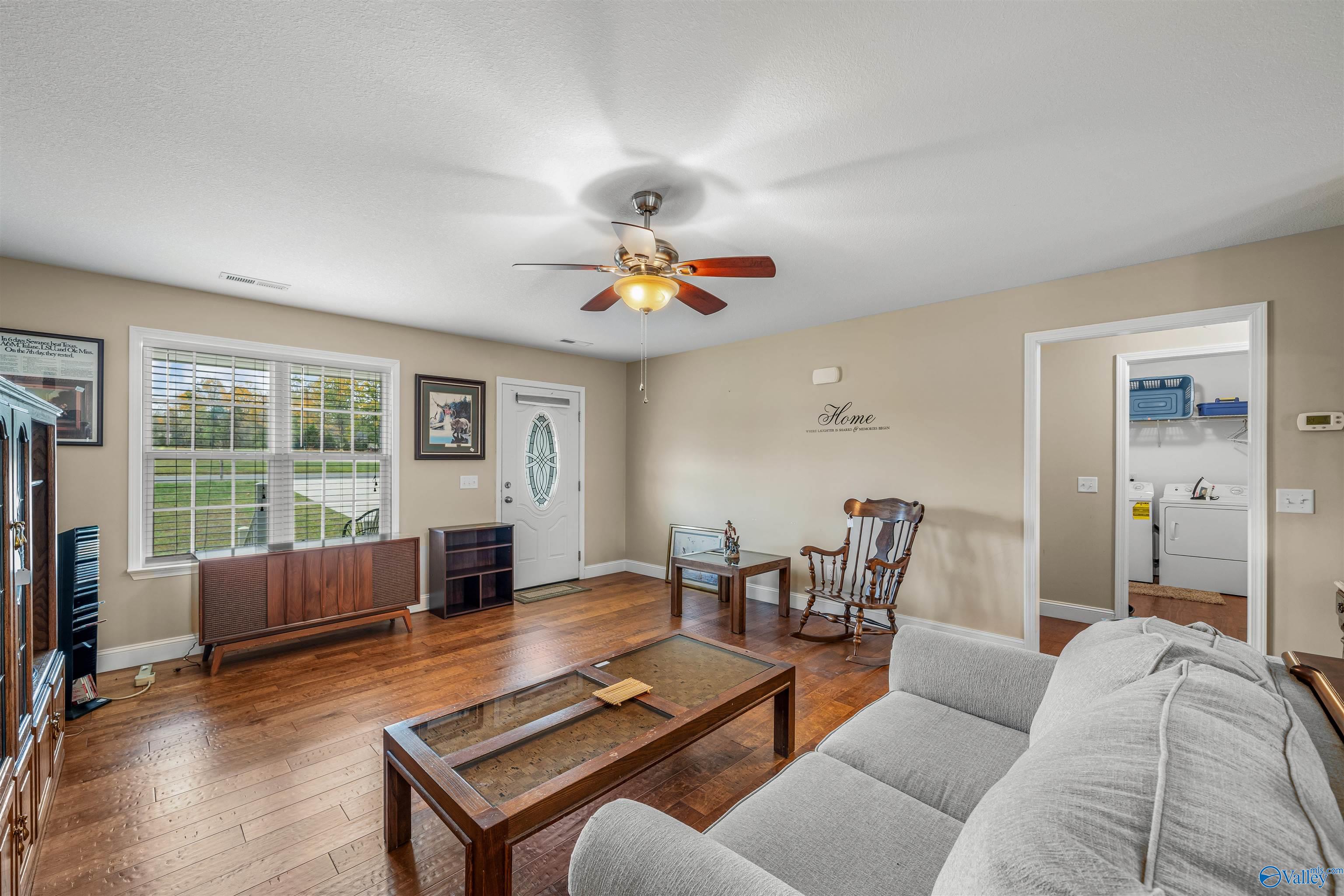 27 Michael Circle NE
