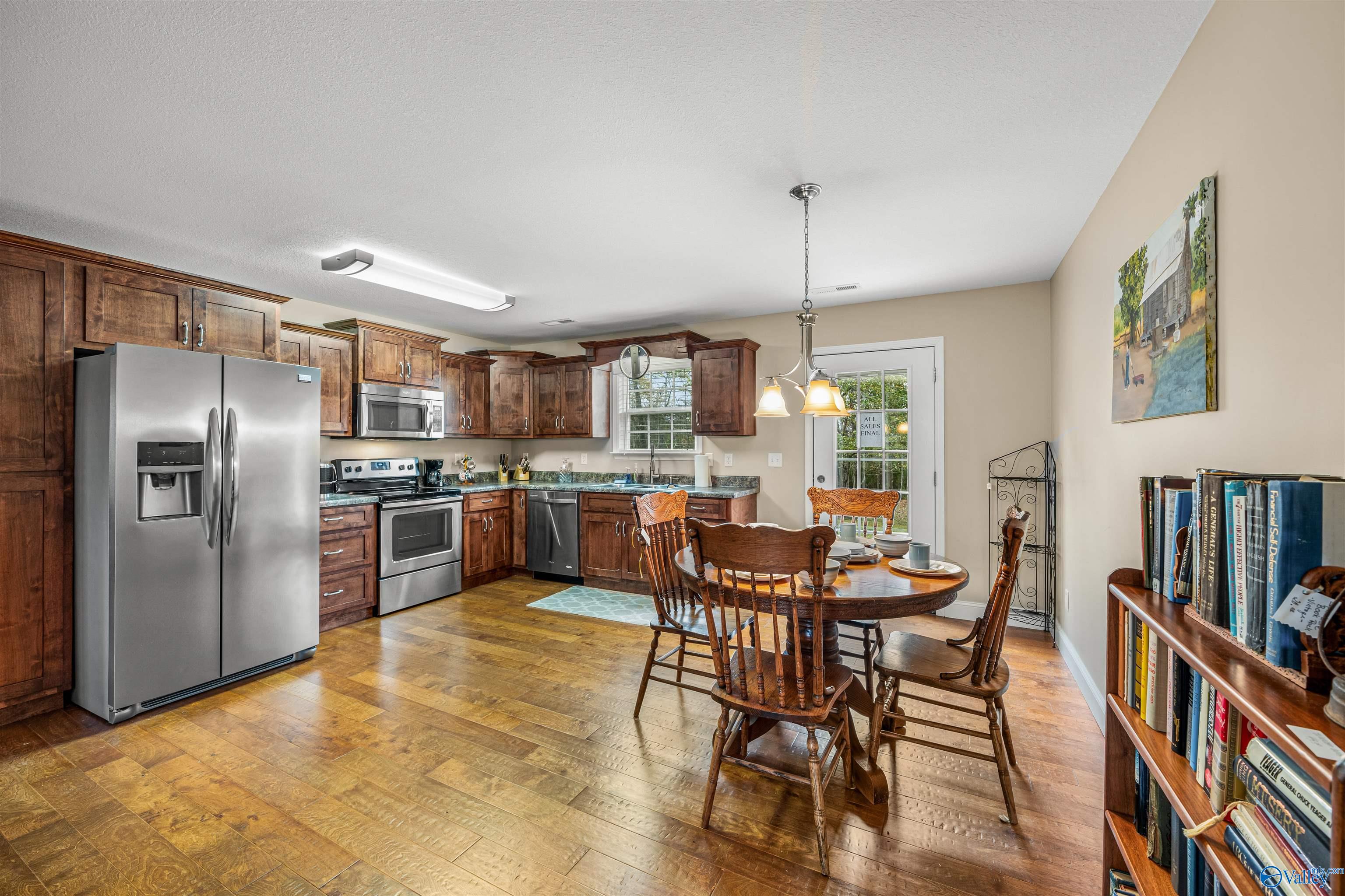 27 Michael Circle NE