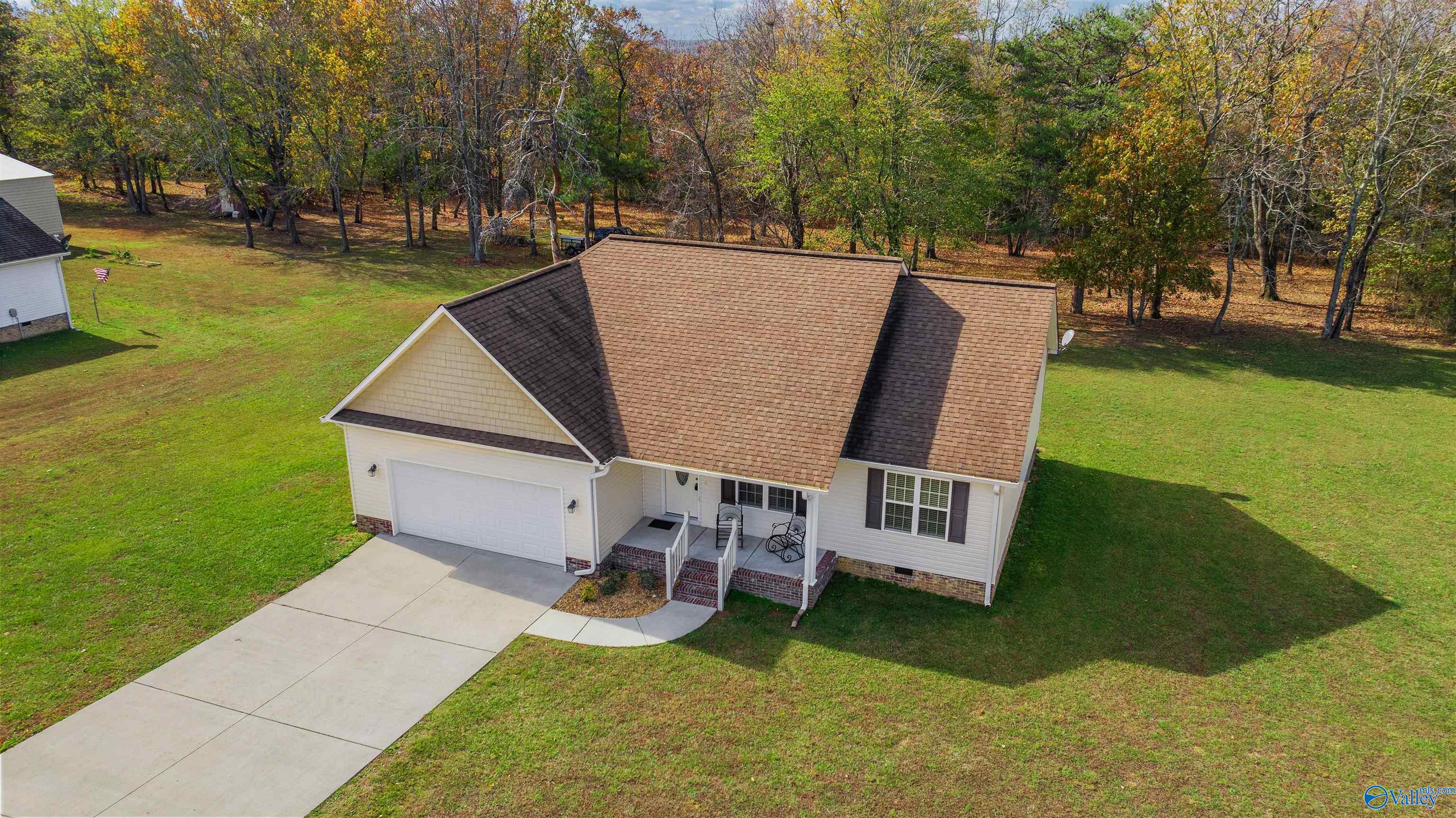 27 Michael Circle NE