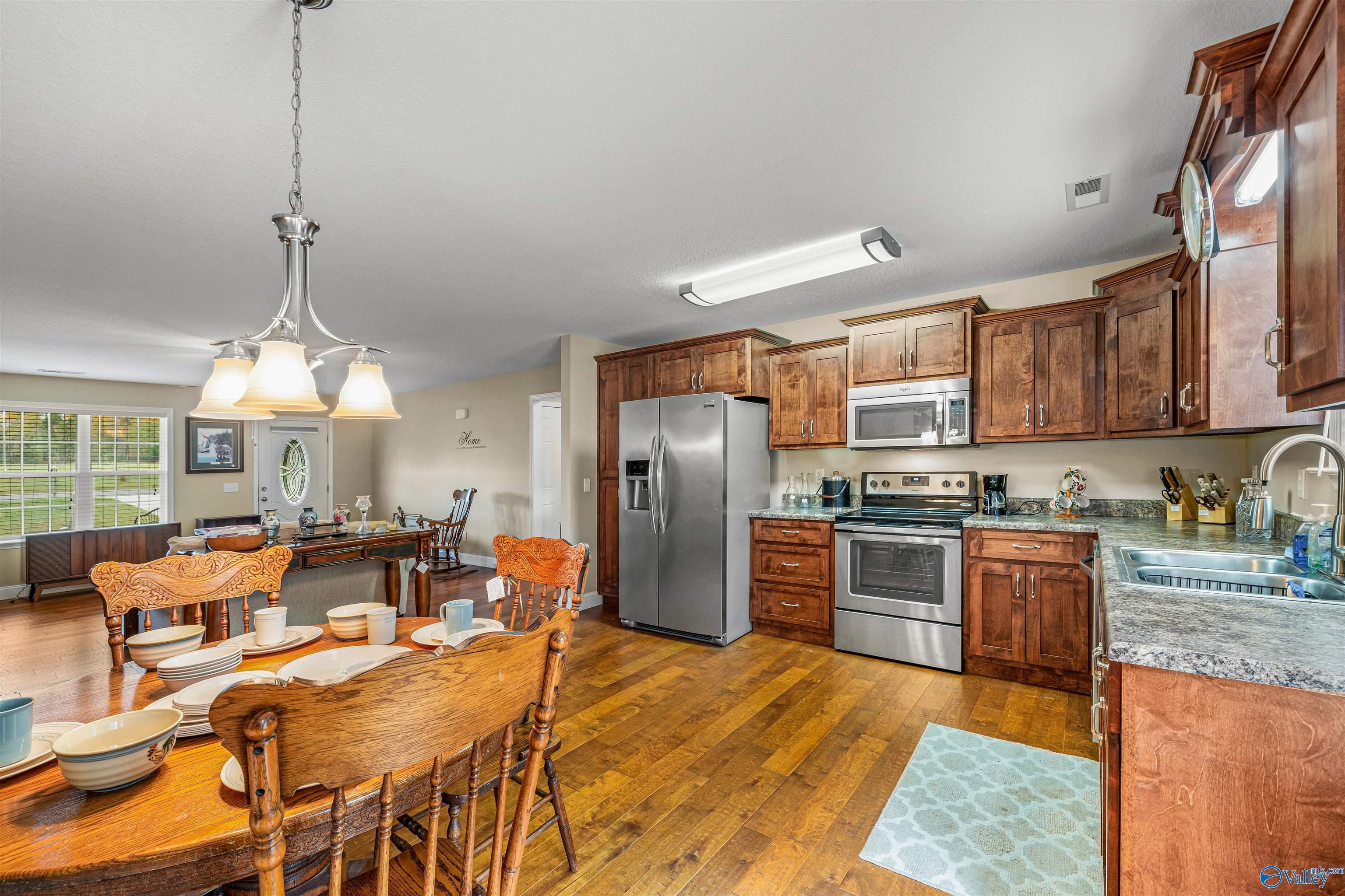 27 Michael Circle NE