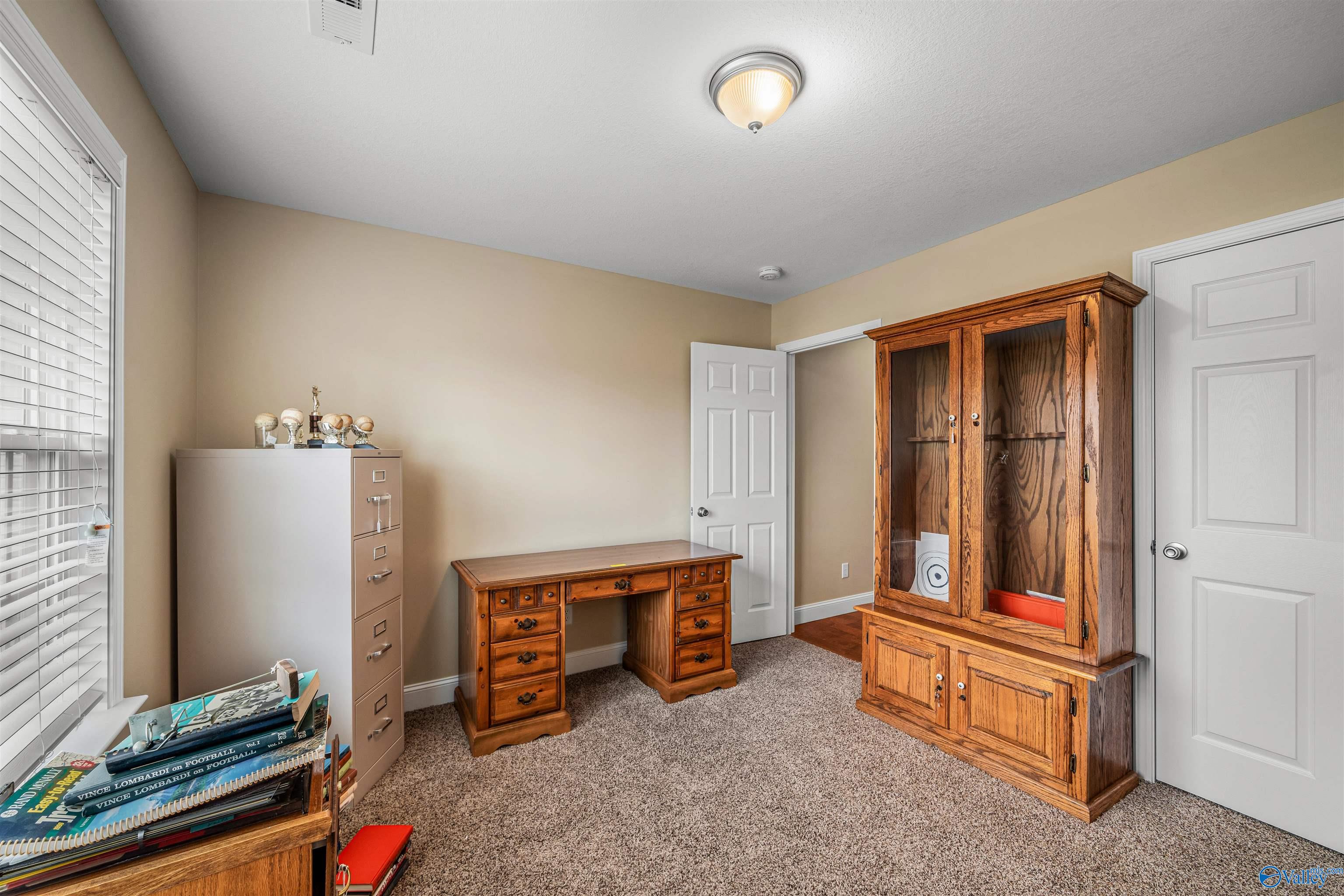 27 Michael Circle NE