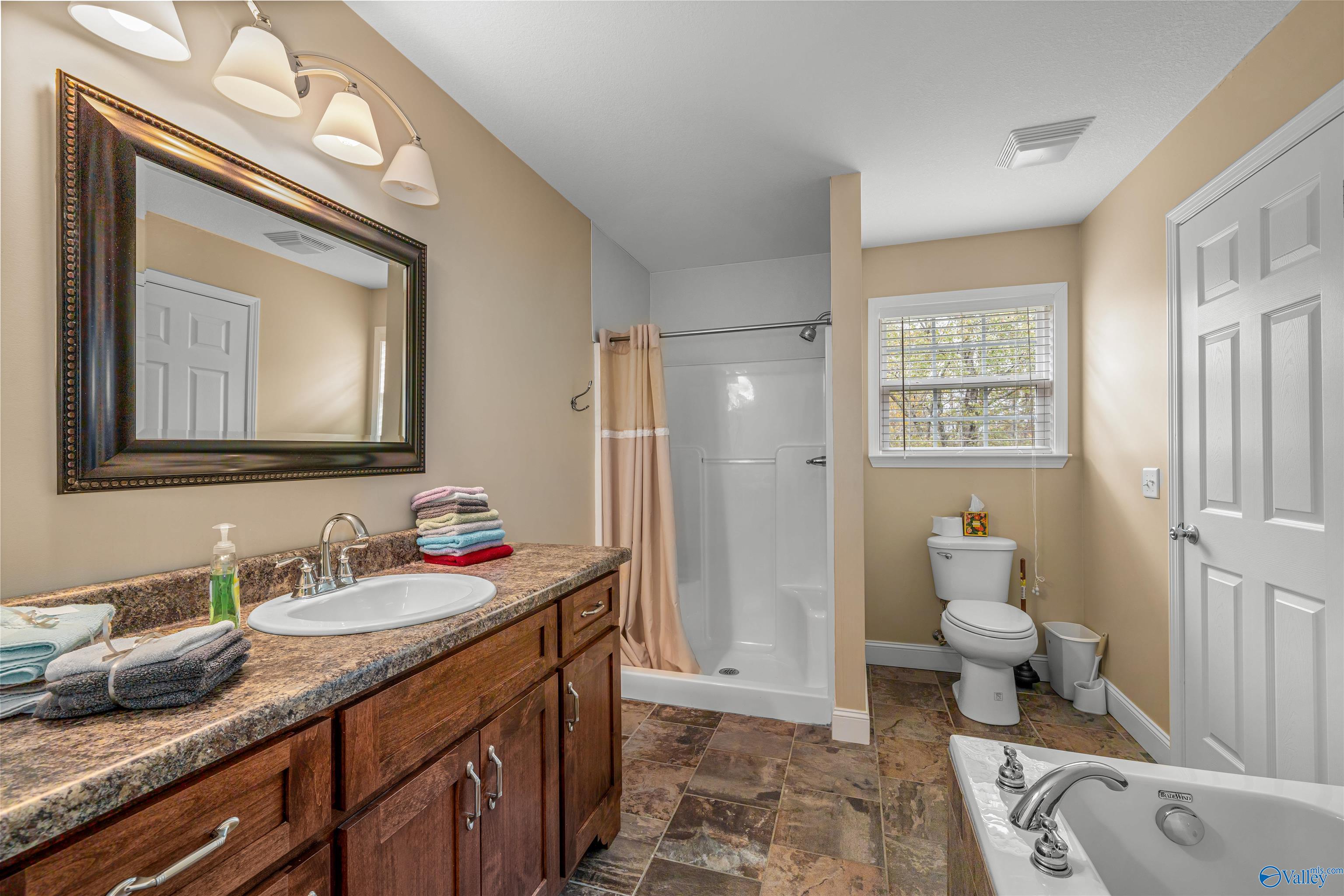 27 Michael Circle NE