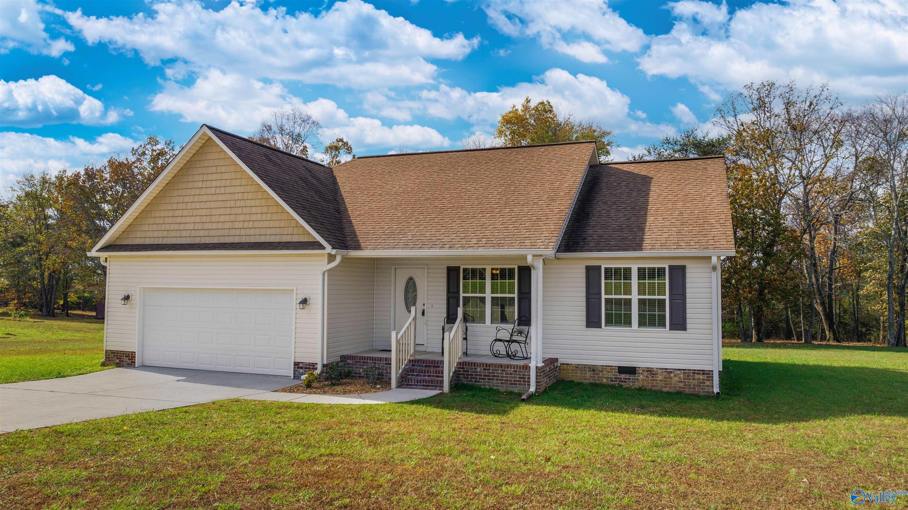 27 Michael Circle NE