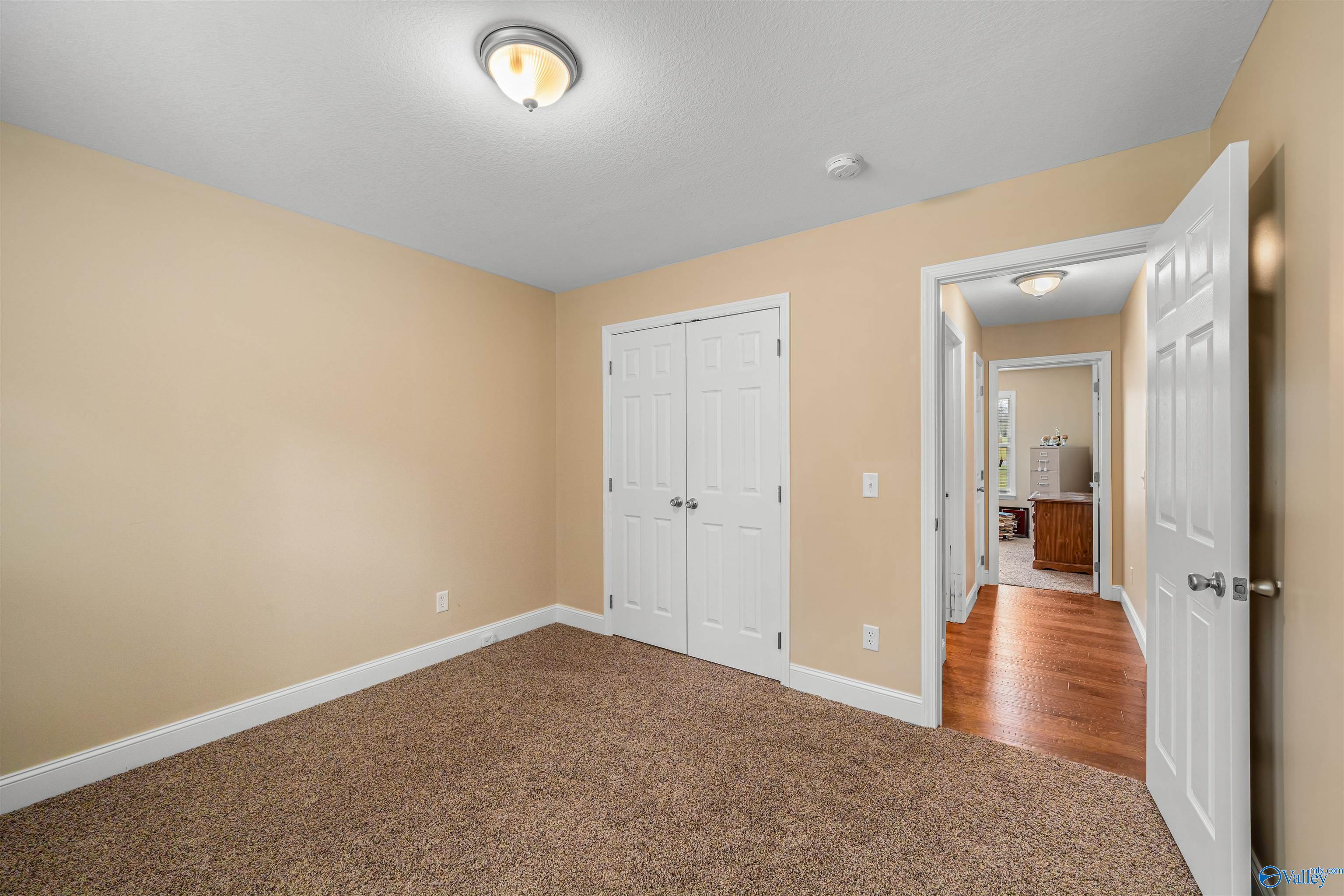 27 Michael Circle NE