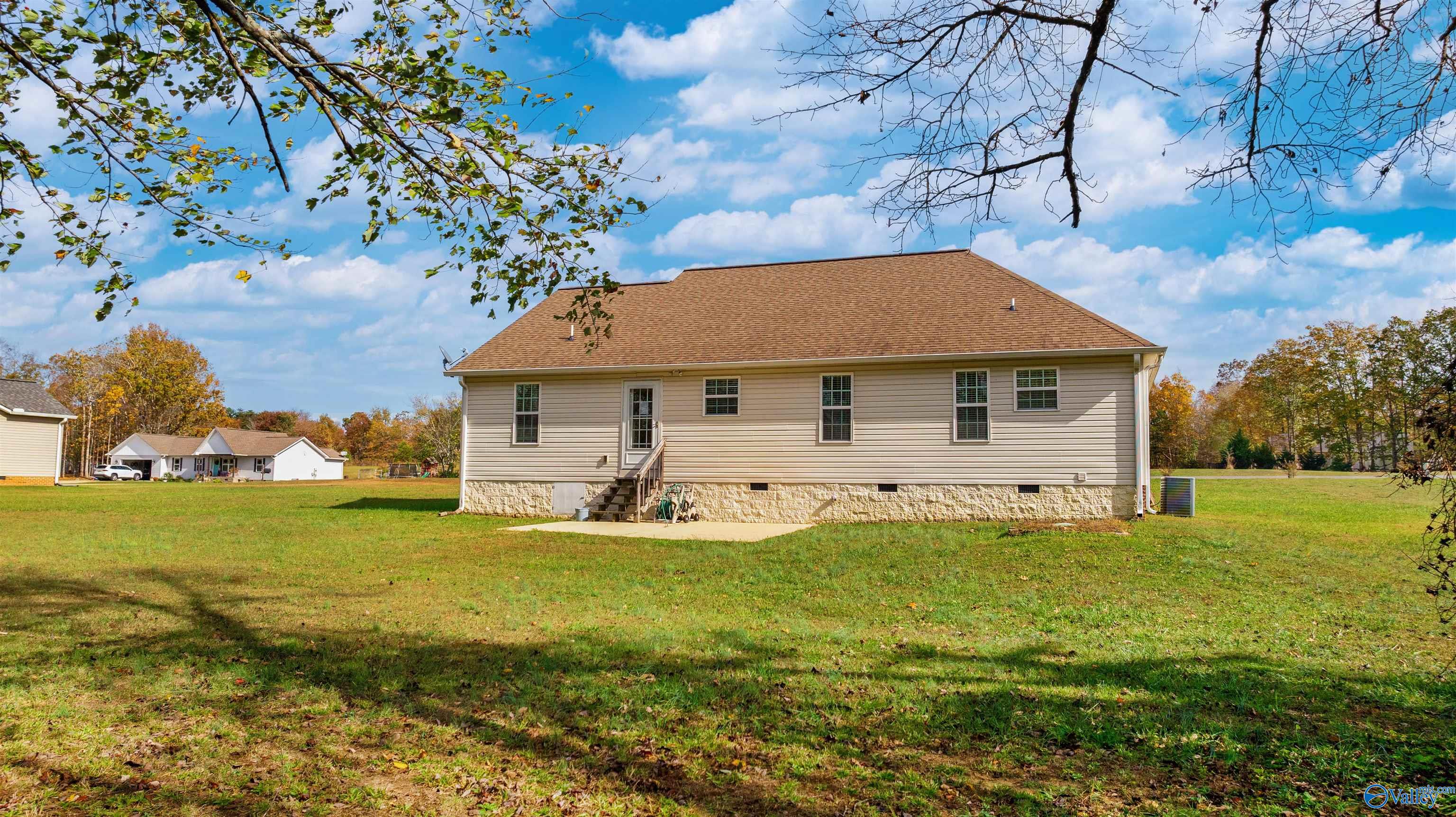27 Michael Circle NE