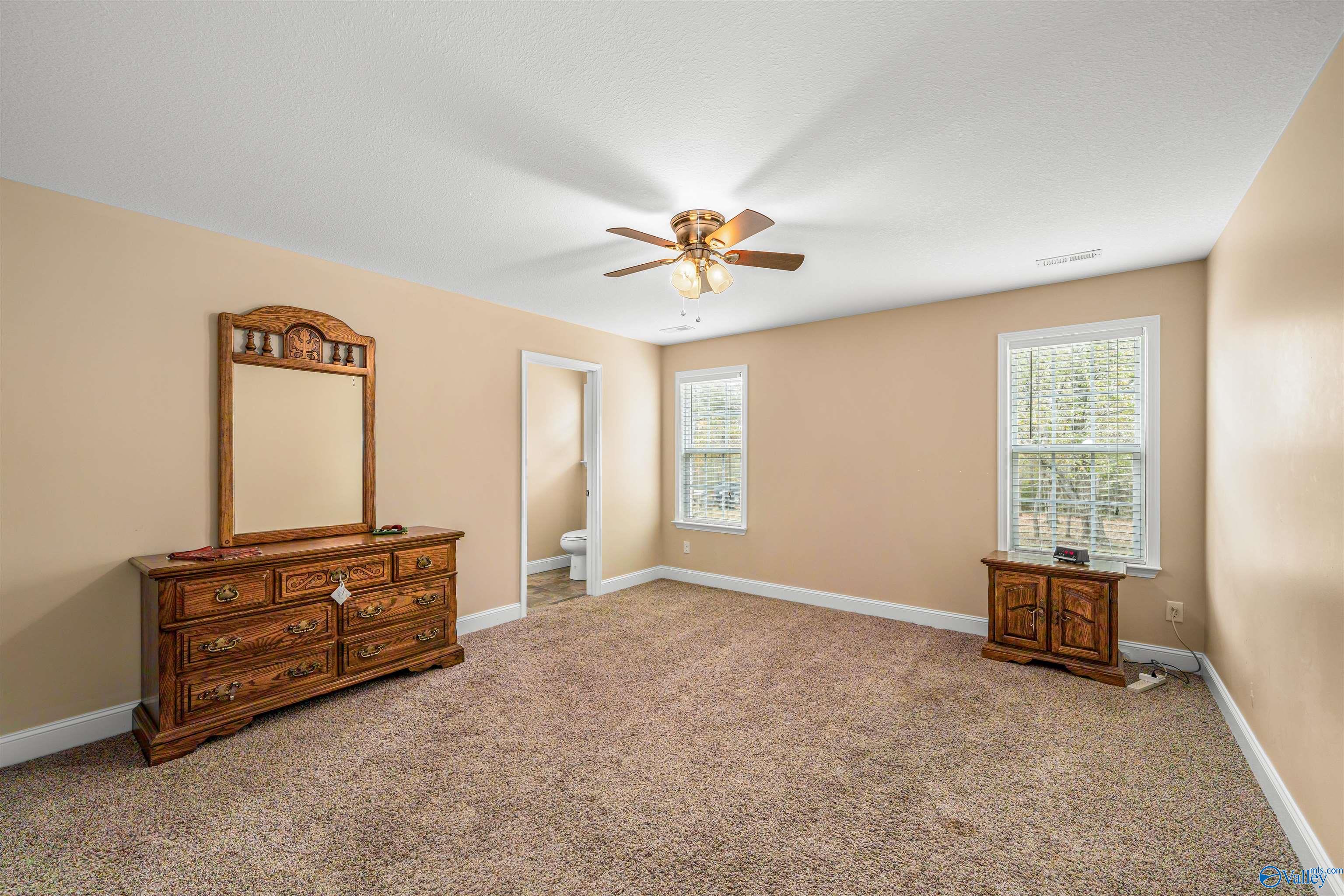 27 Michael Circle NE