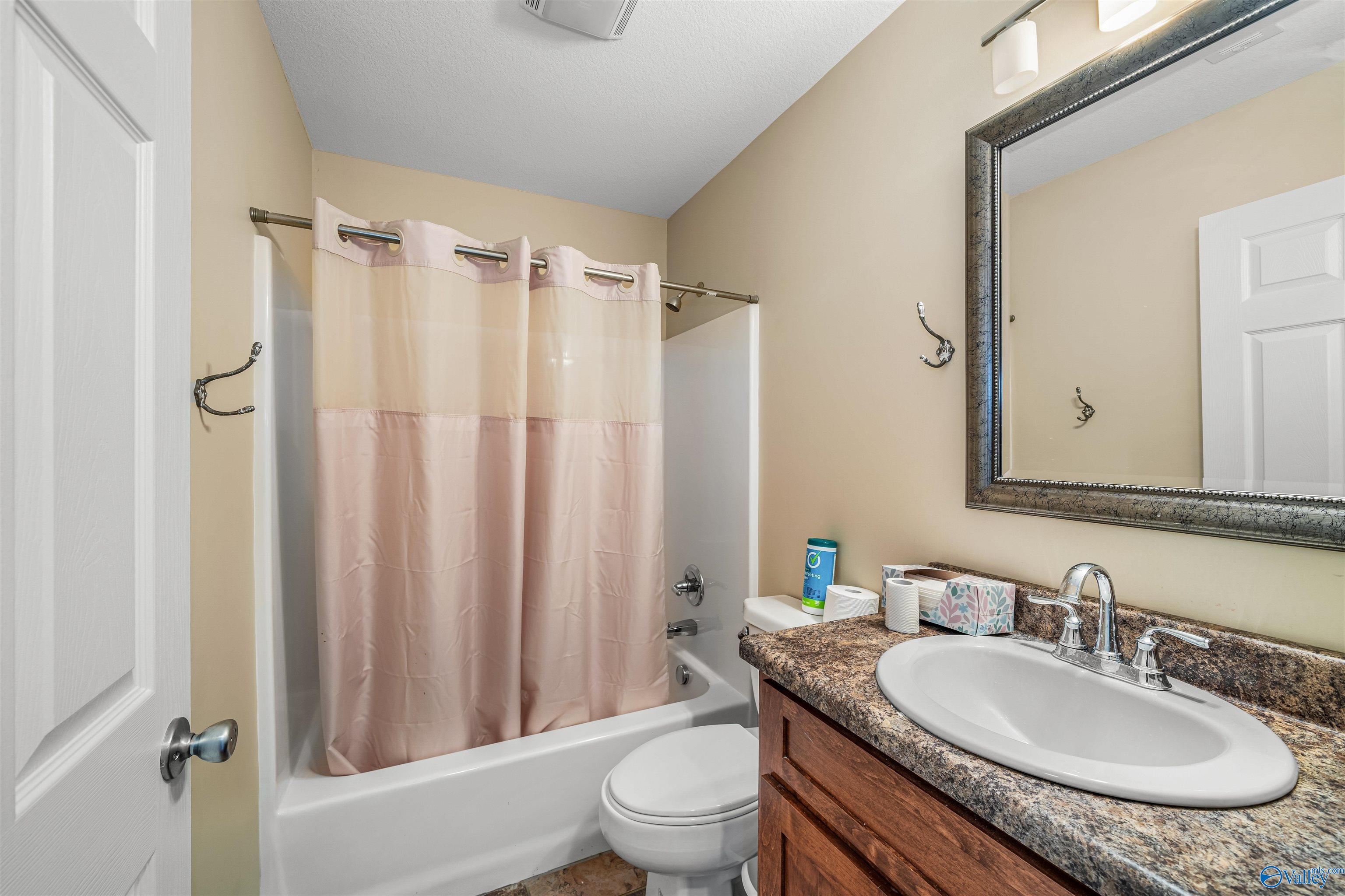 27 Michael Circle NE