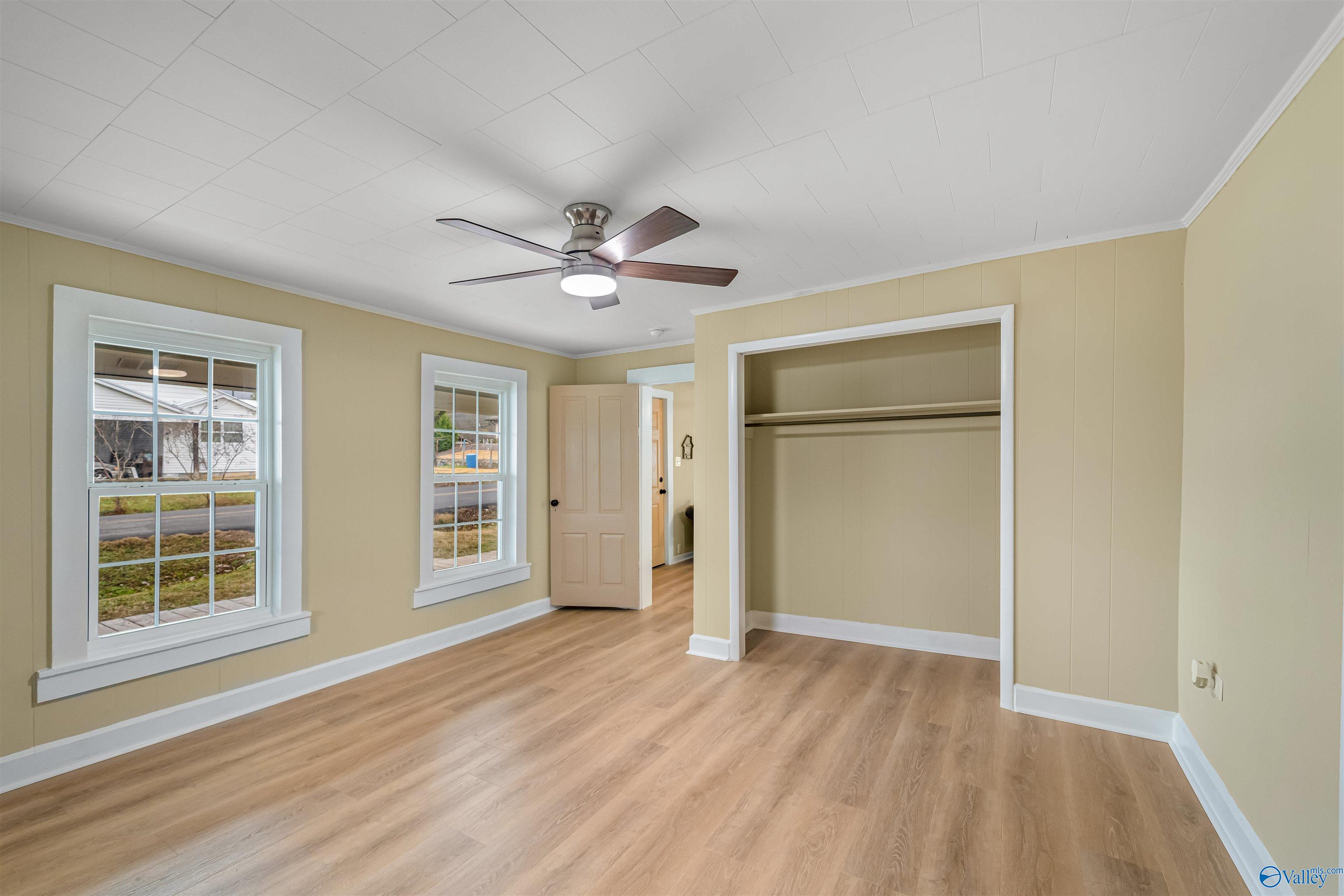 400 4th Street SE