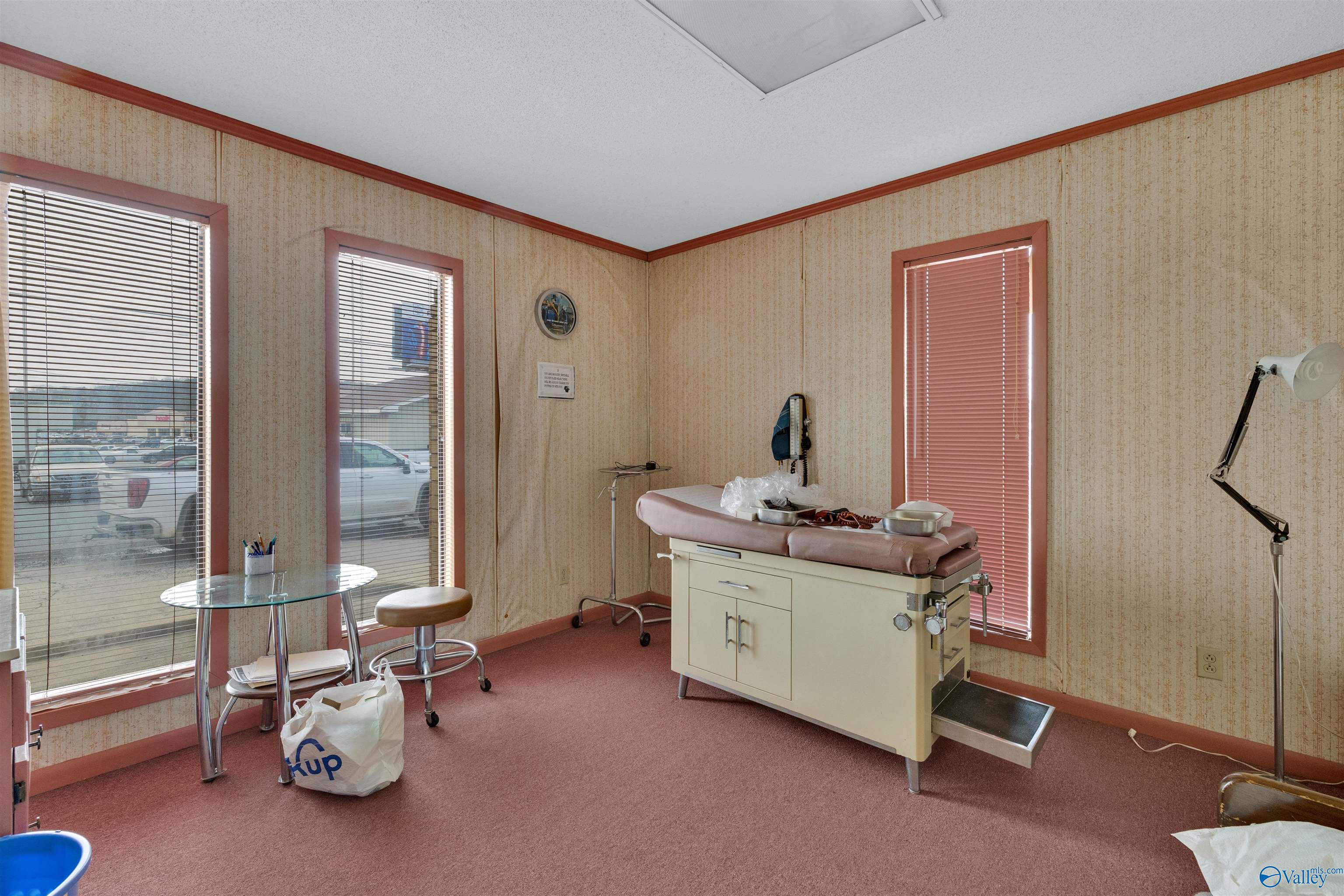 1105 Cedarwood Drive SW