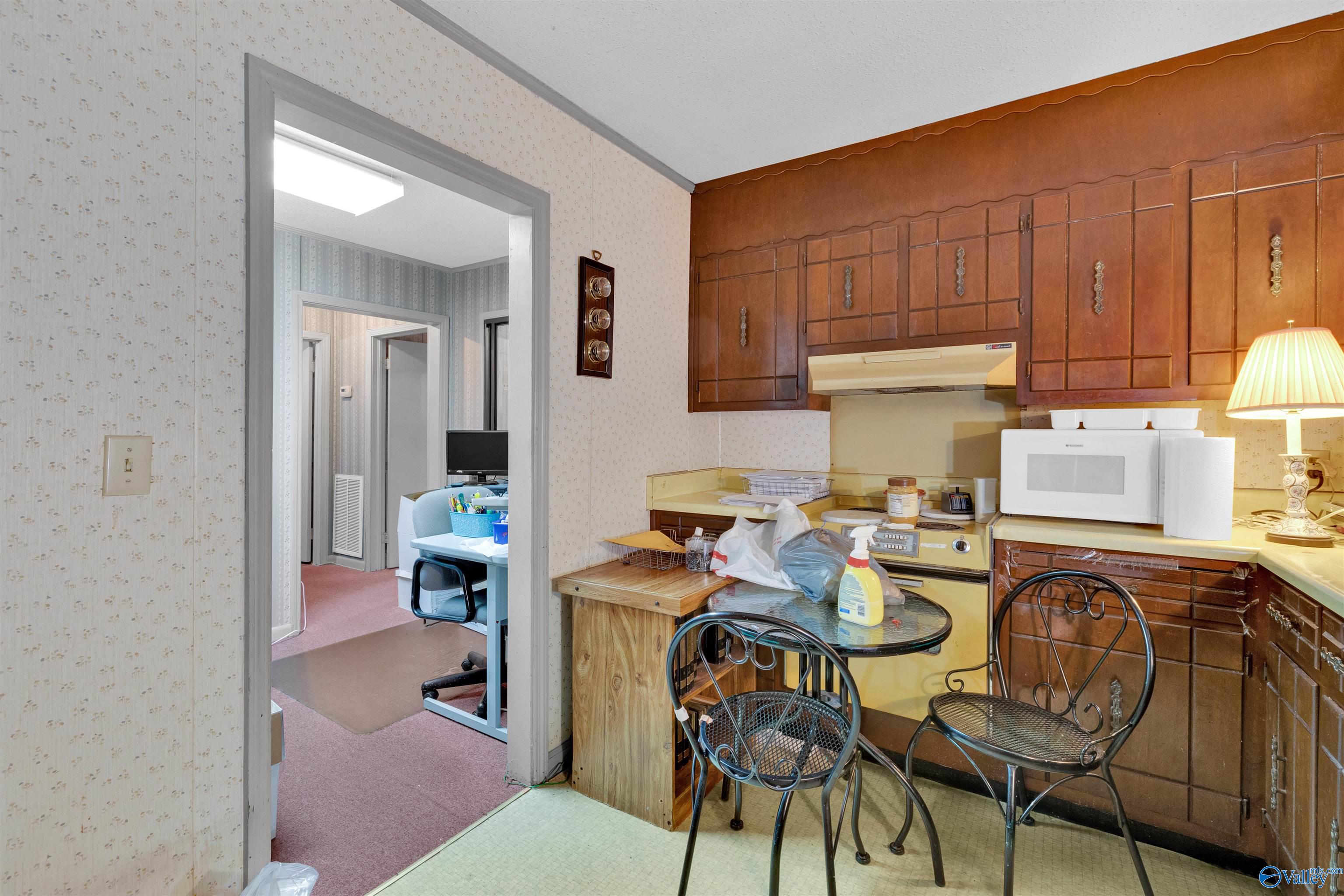 1105 Cedarwood Drive SW