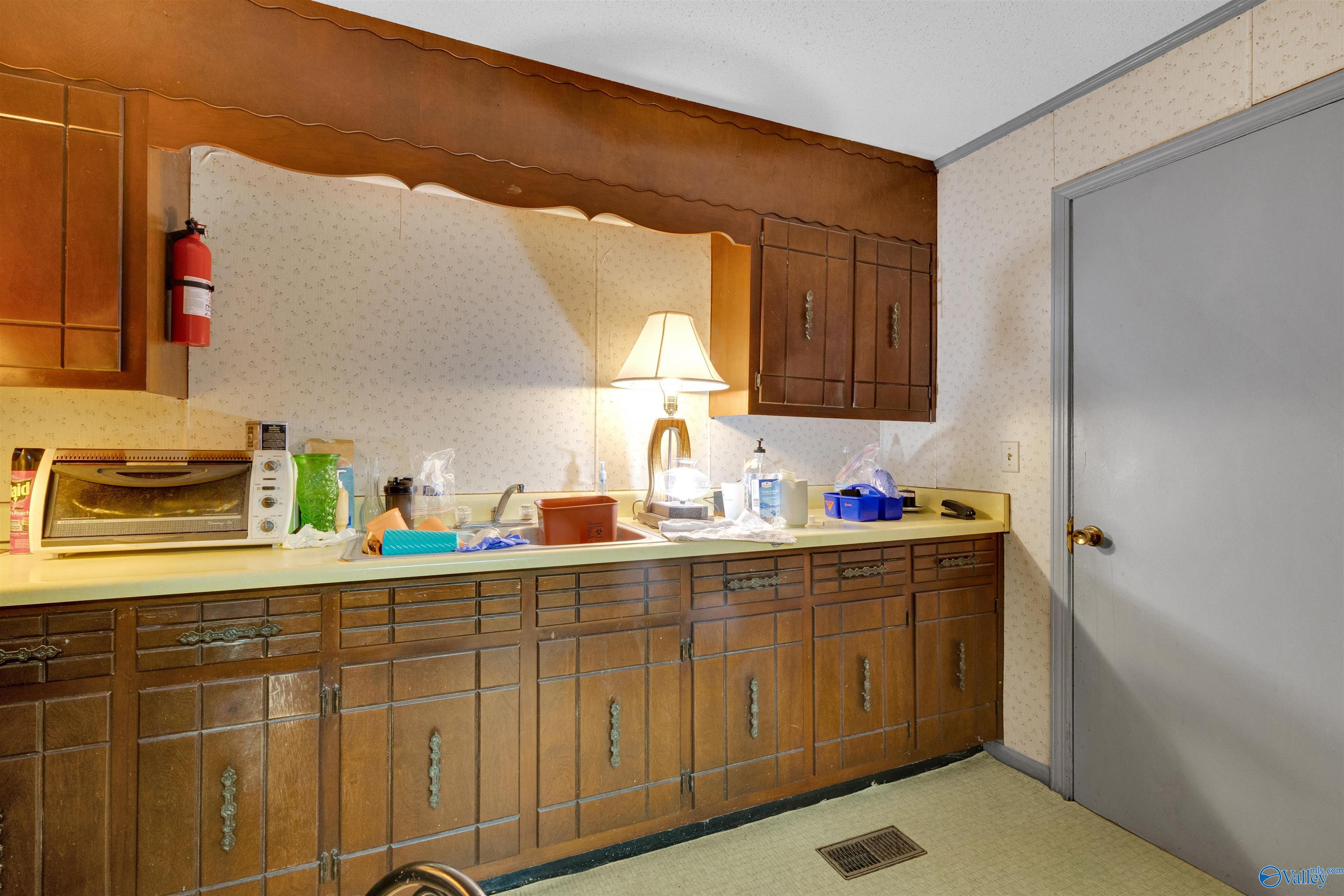 1105 Cedarwood Drive SW