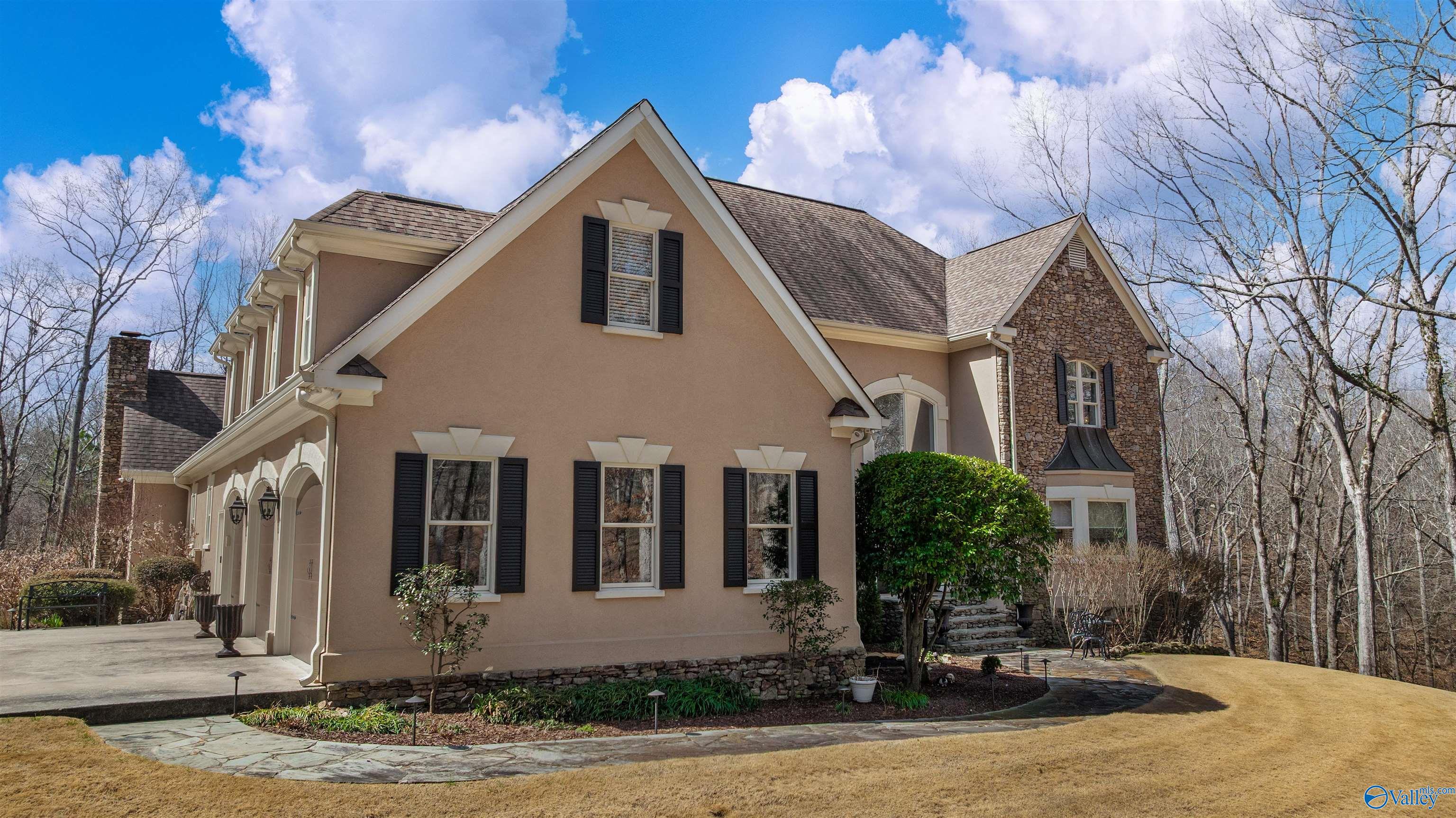 605 Little Ridge Road NW