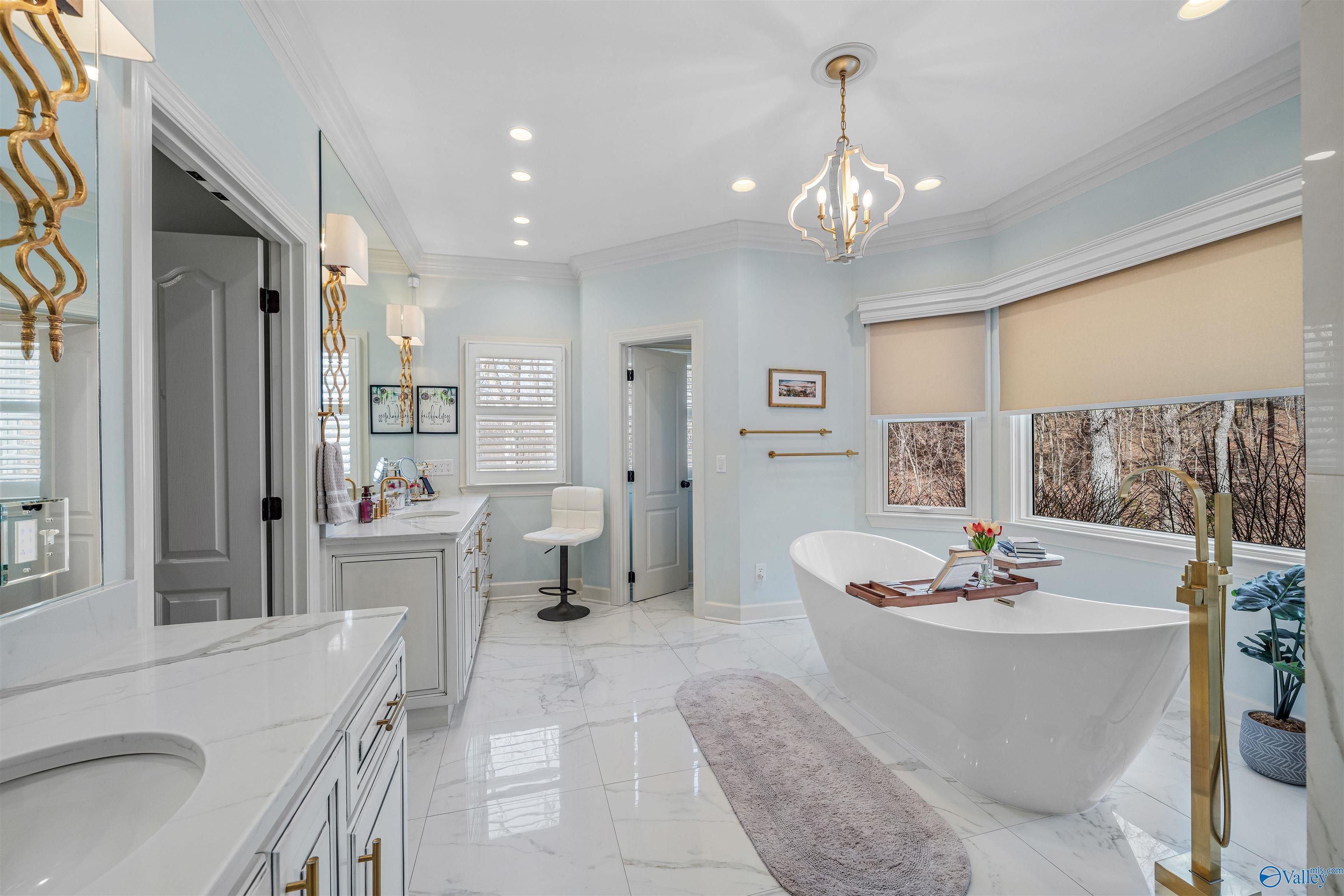 605 Little Ridge Road NW