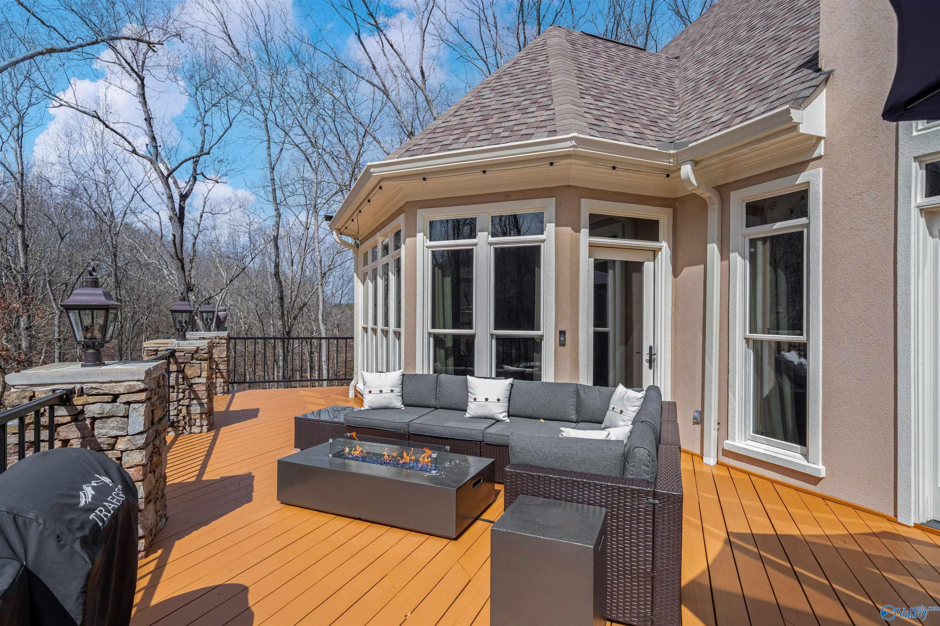 605 Little Ridge Road NW