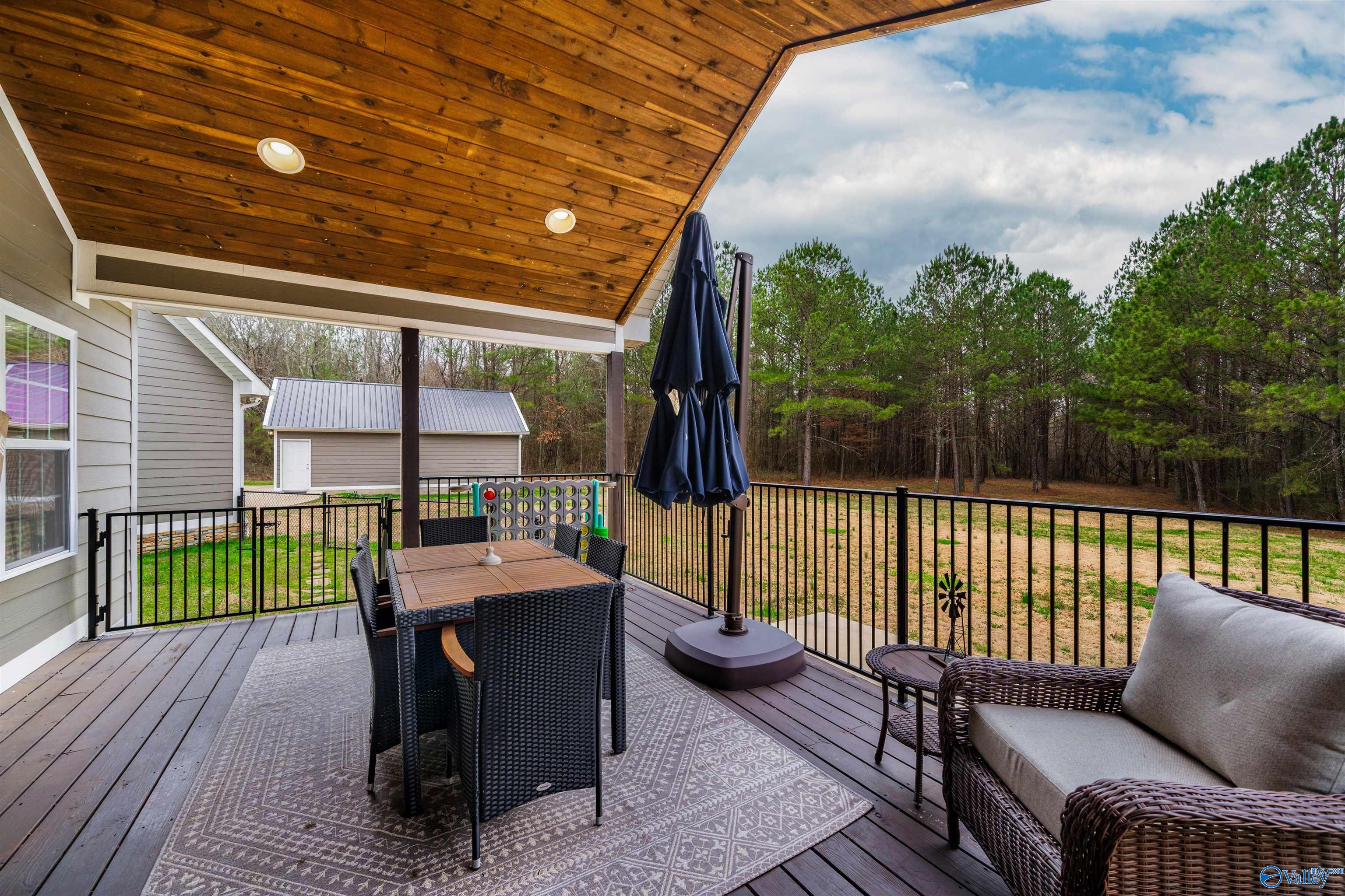 508 Kelly Road E