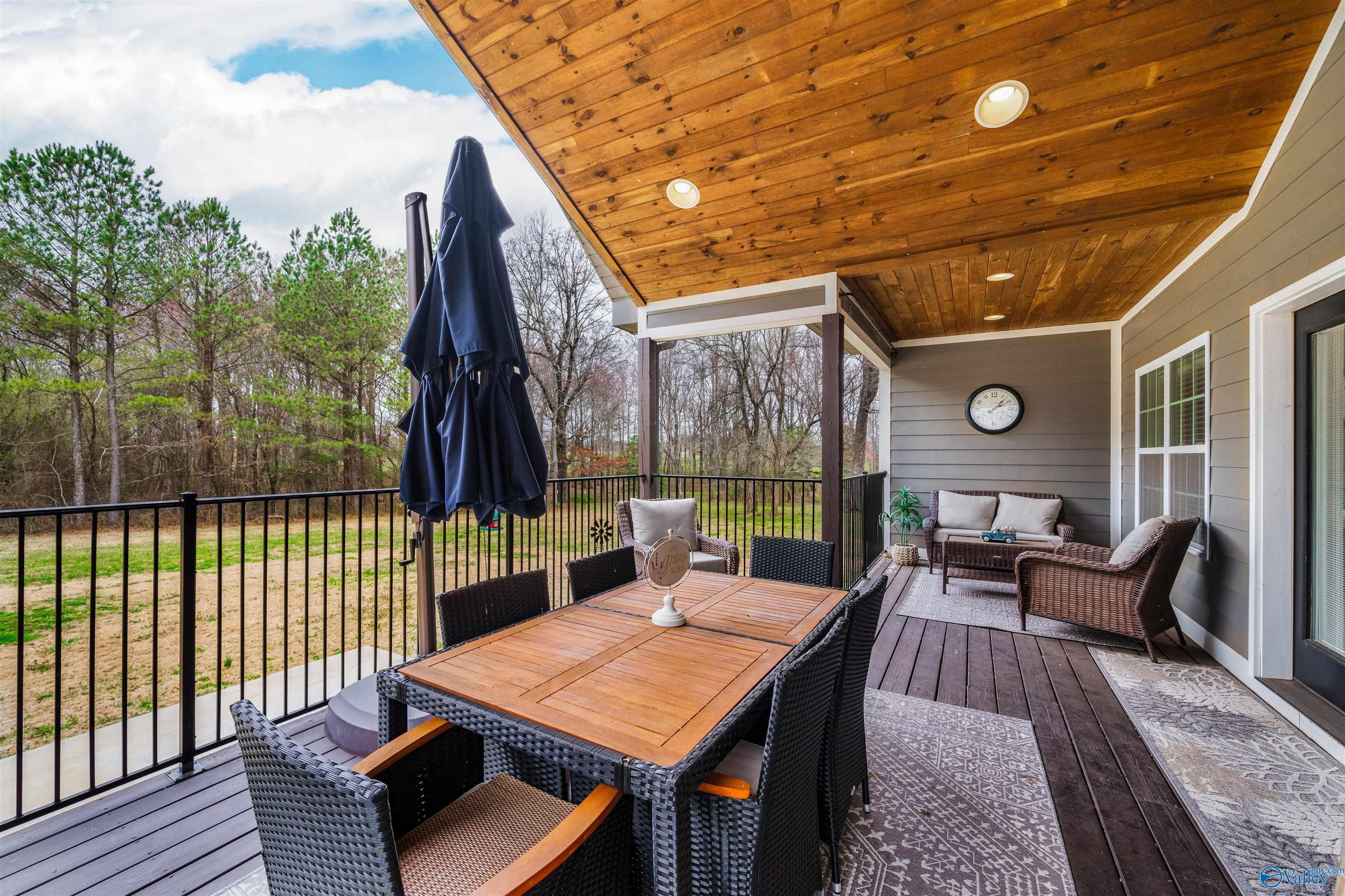 508 Kelly Road E