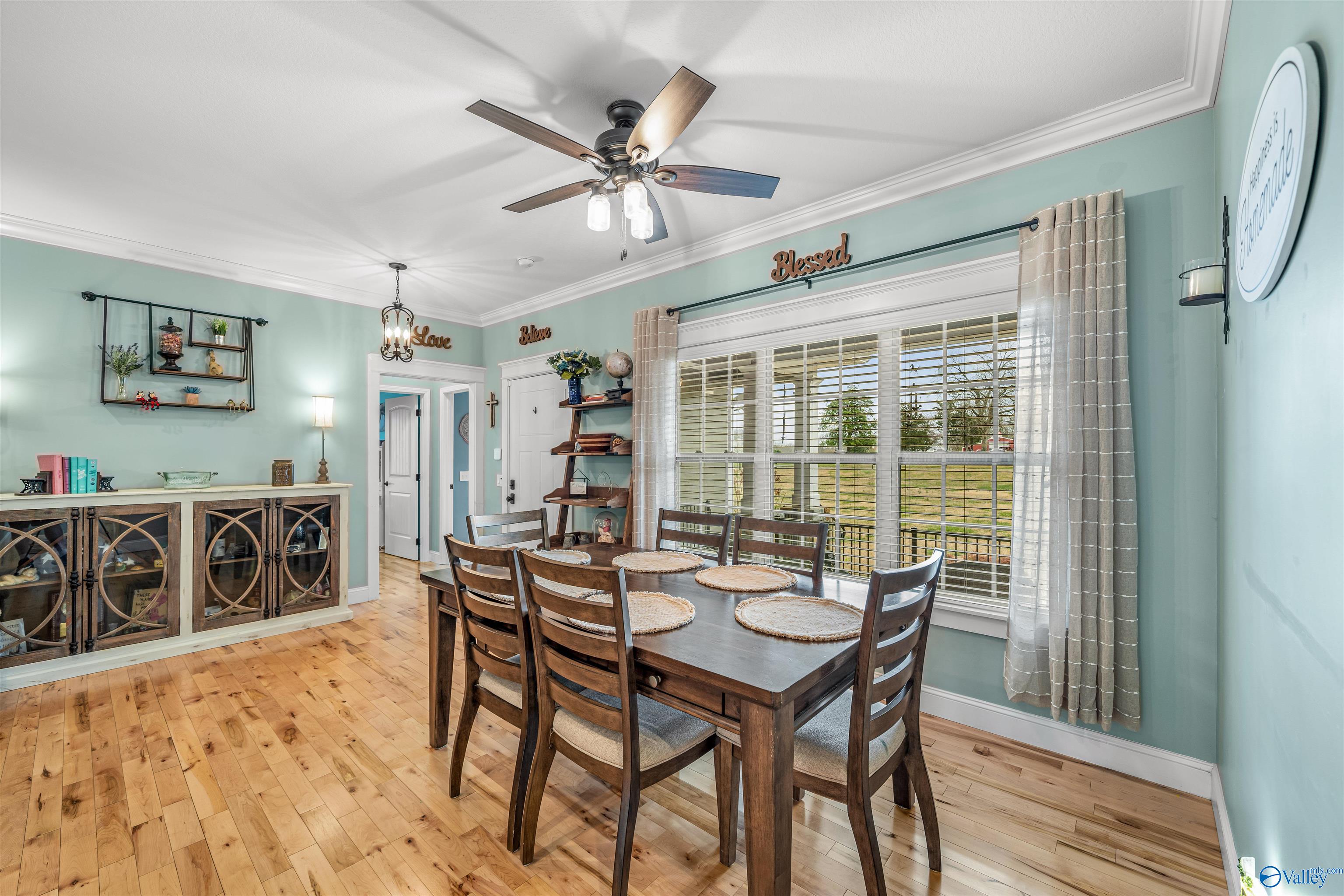 508 Kelly Road E