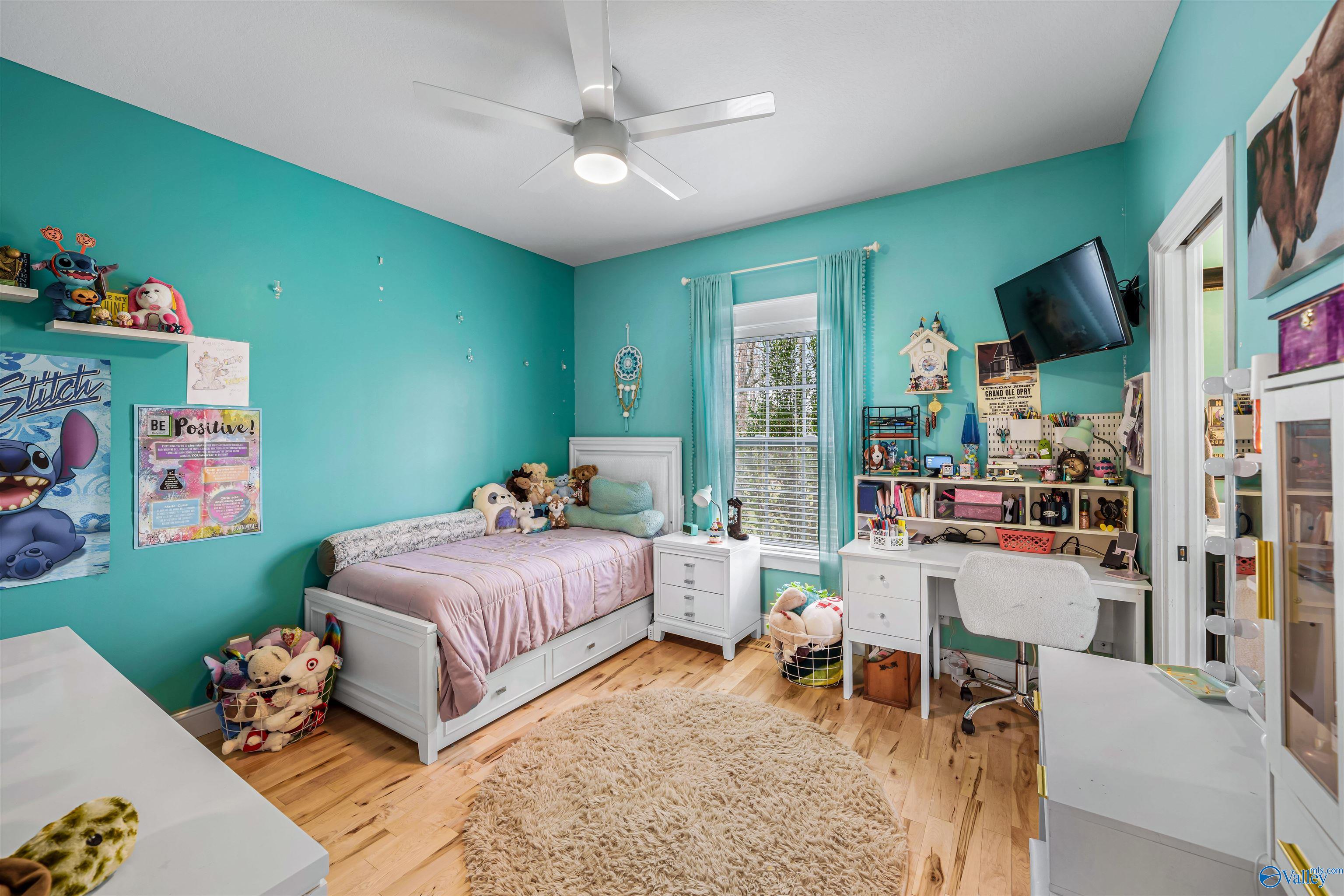 508 Kelly Road E