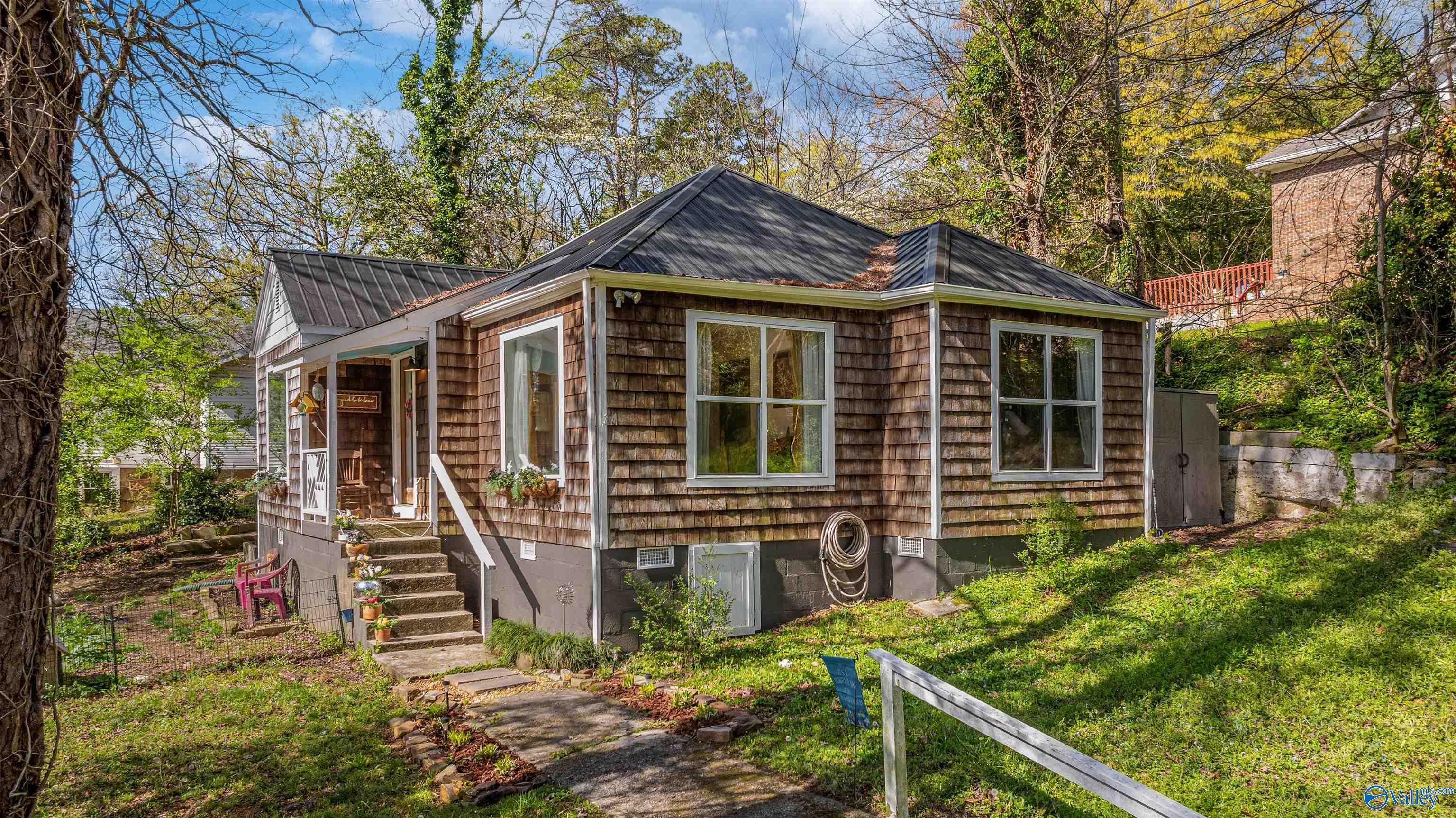 102 Rainbow Drive SW