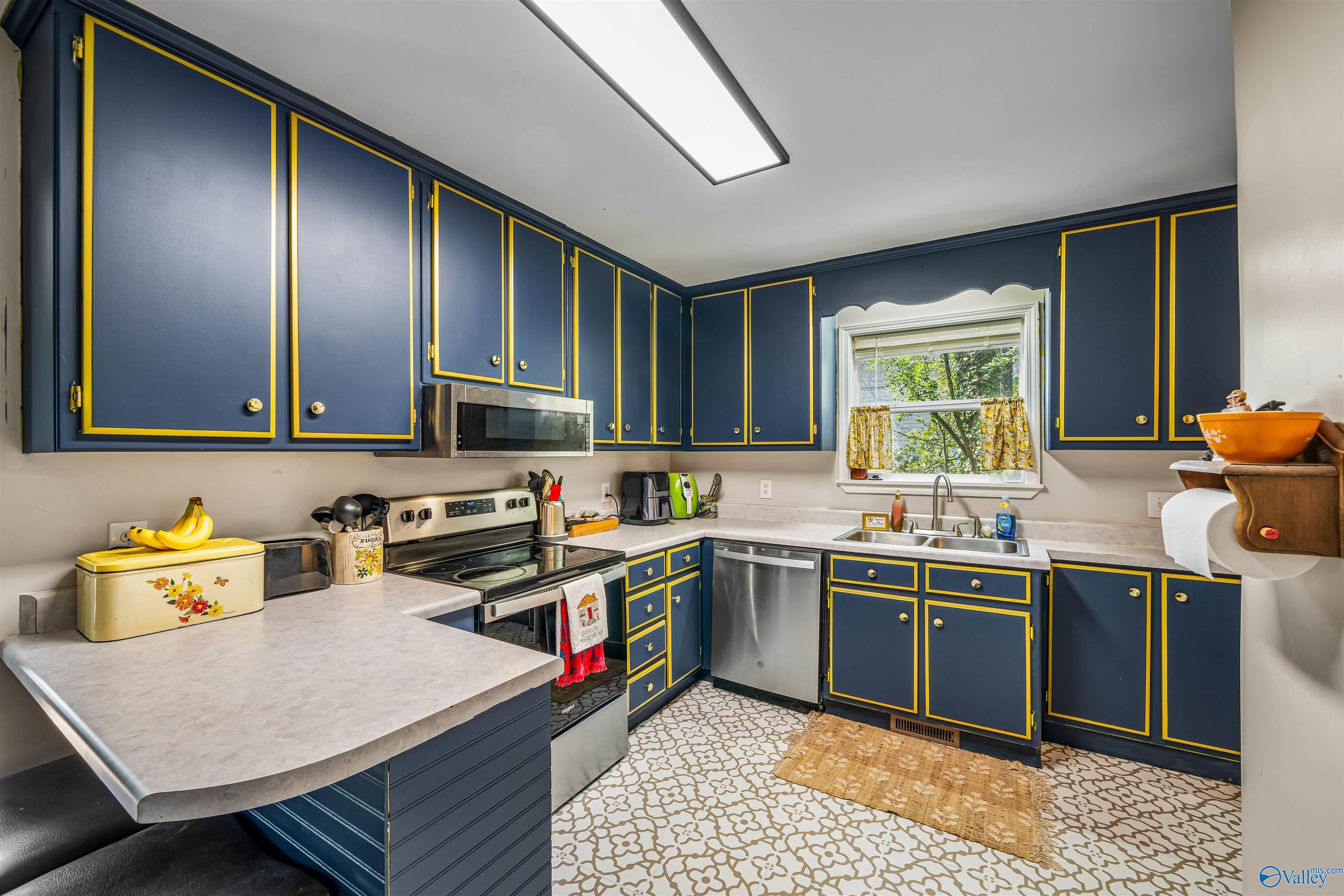 102 Rainbow Drive SW
