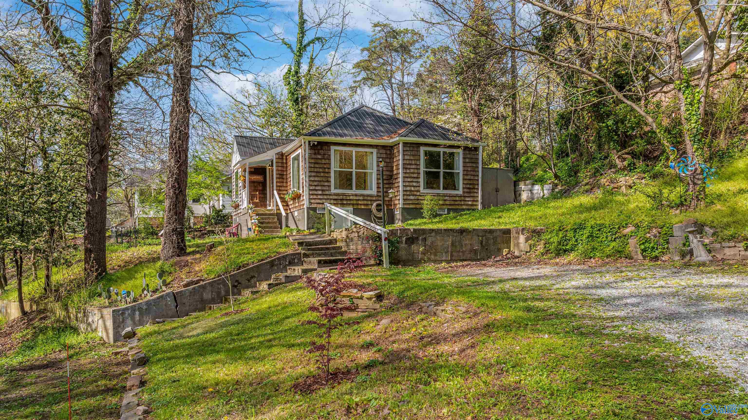 102 Rainbow Drive SW