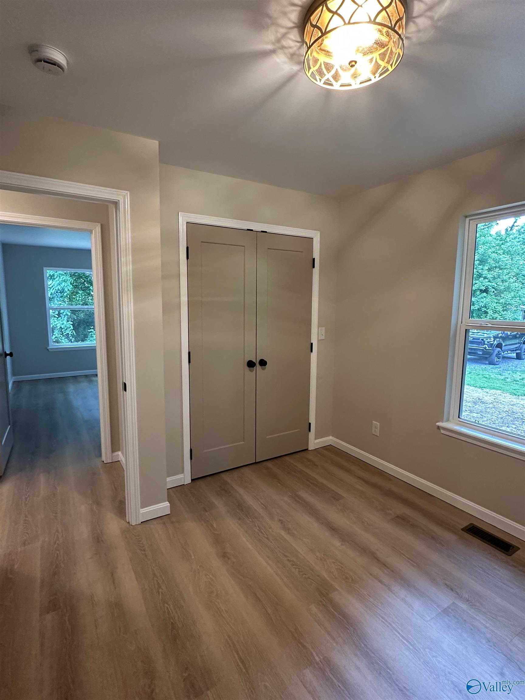 404 4th Street SE