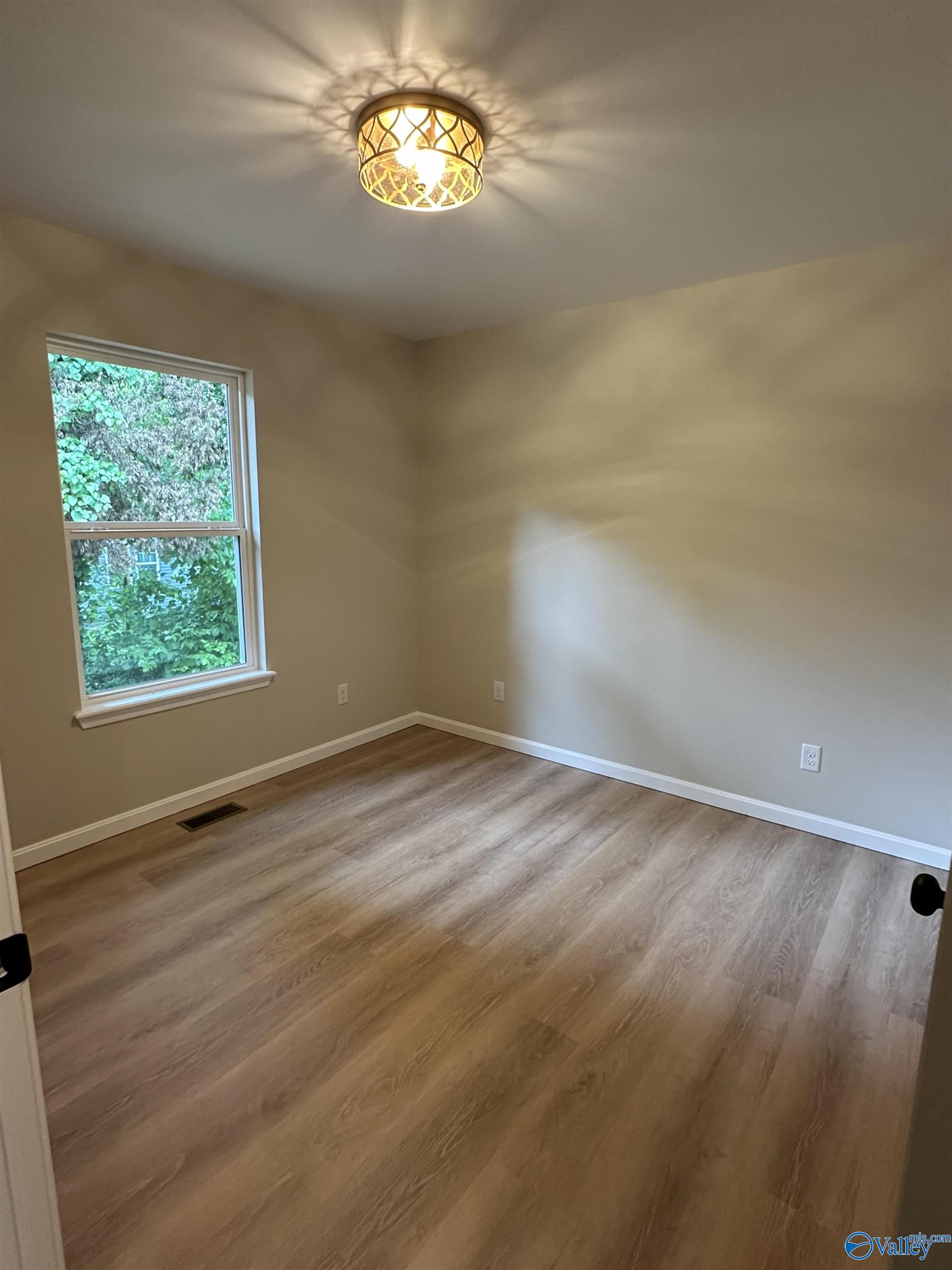 404 4th Street SE
