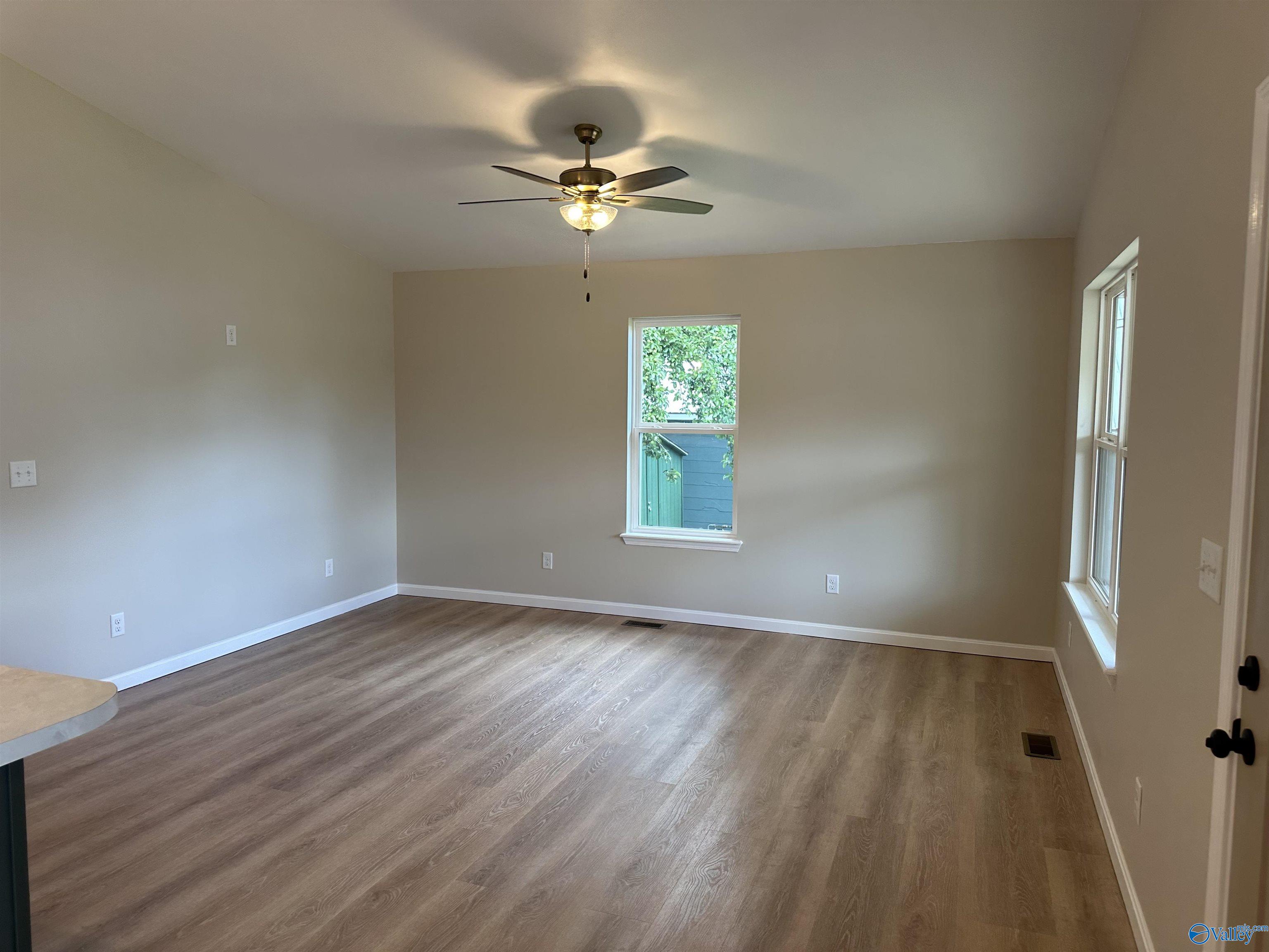 404 4th Street SE