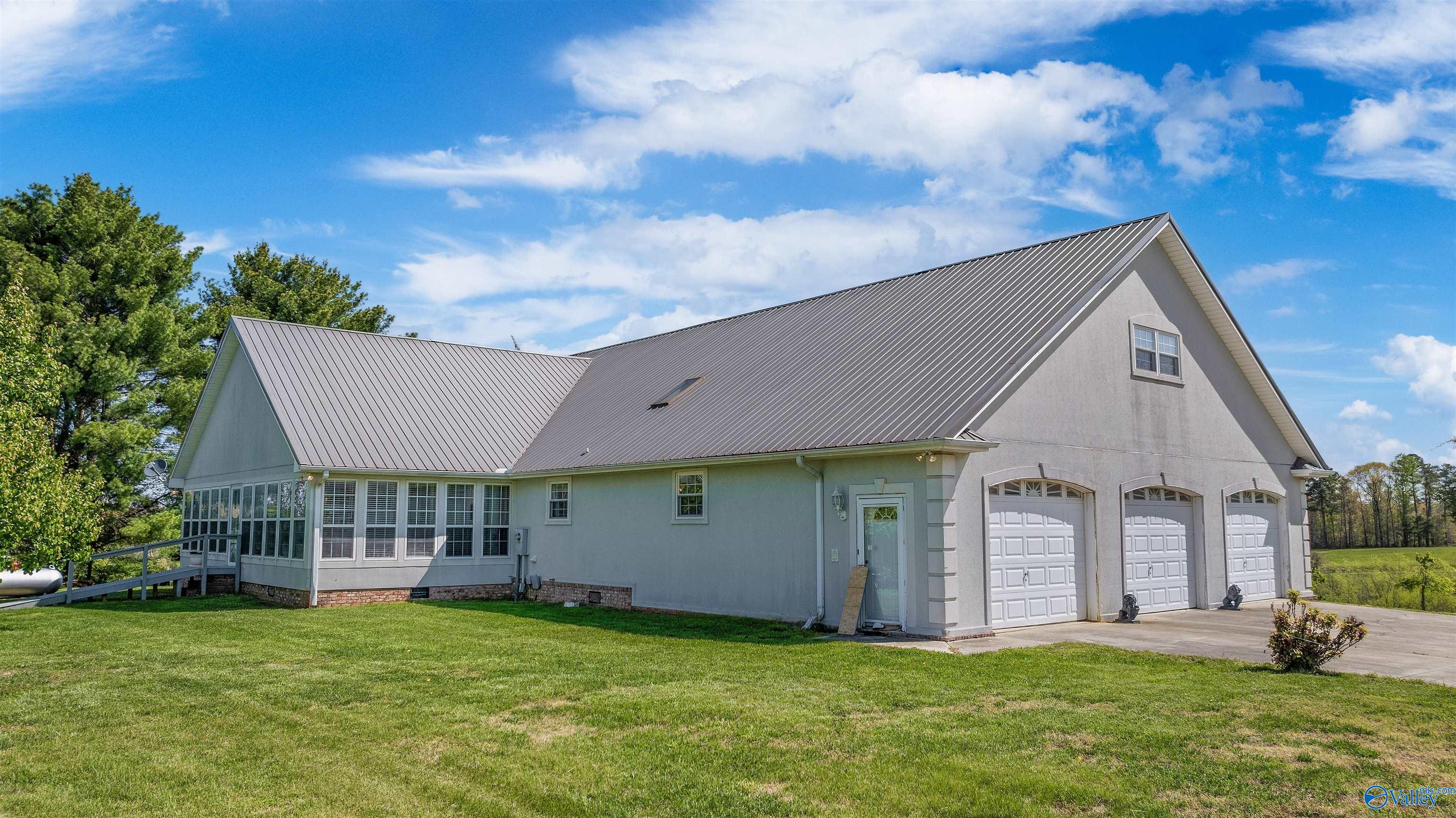 2295 Bellview Road